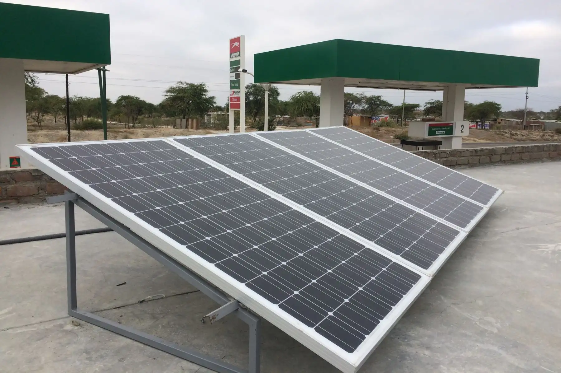 Implementan primer grifo que funciona con paneles solares. ANDINA/Difusión