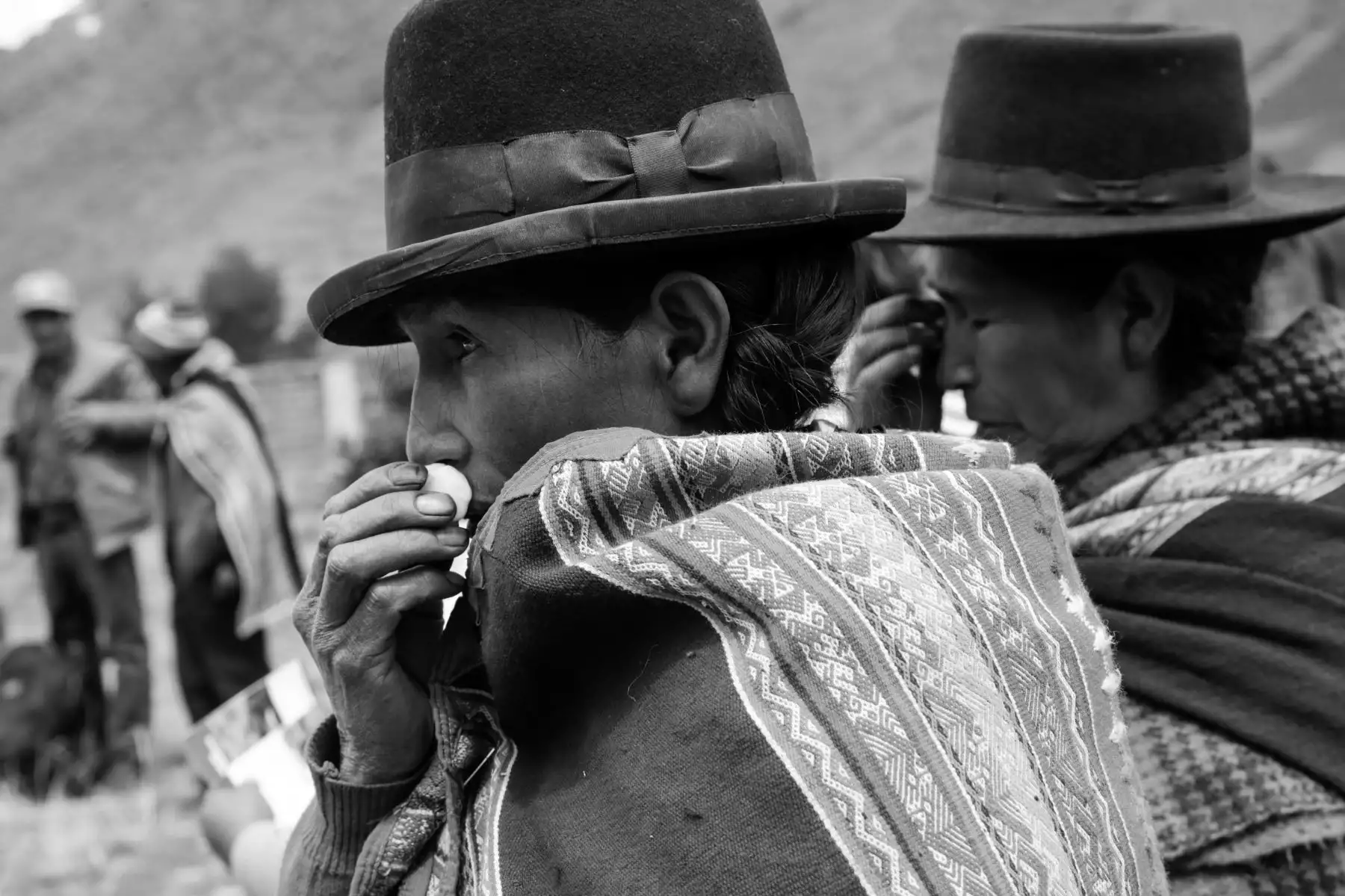 Pobladoras de Llacchuas derraman lágrimas por sus  seres queridos, tras 35 años de espera para darles una digna sepultura. Foto:ANDINA/Jack Ramón