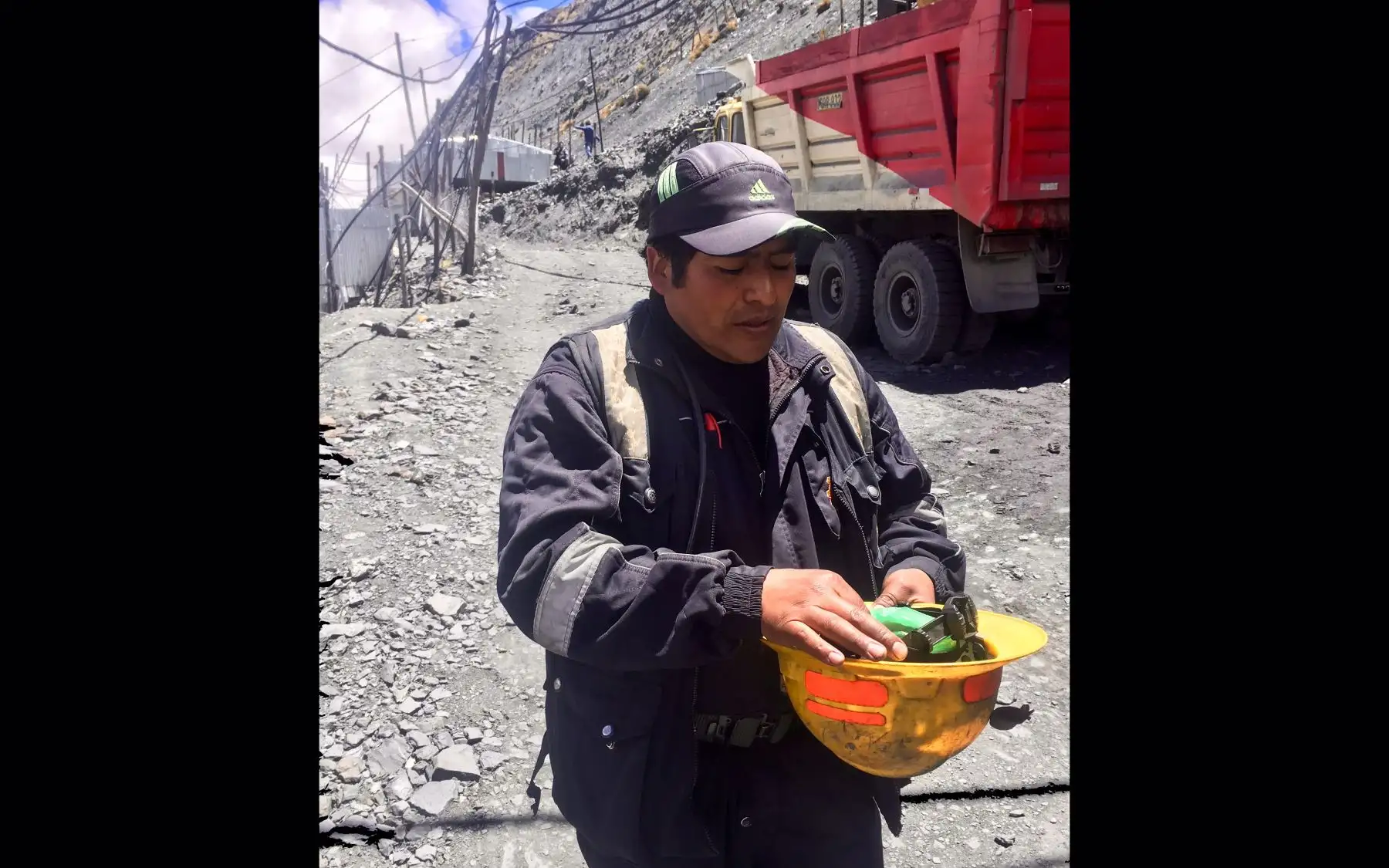 Esta fotografía tomada el 6 de octubre de 2018 y publicada el 5 de noviembre de 2018 por Inserm muestra una vista general de La Rinconada, la ciudad más alta del mundo (5300 m). - Un equipo de 14 científicos franceses e italianos participará en una investigación a fines de enero de 2019 en La Rinconada, la ciudad más alta del mundo, ubicada en Perú, con cerca de 50,000 habitantes que viven a más de 5000 m de altitud para estudiar las adaptaciones del El organismo humano a su entorno y en particular a la hip