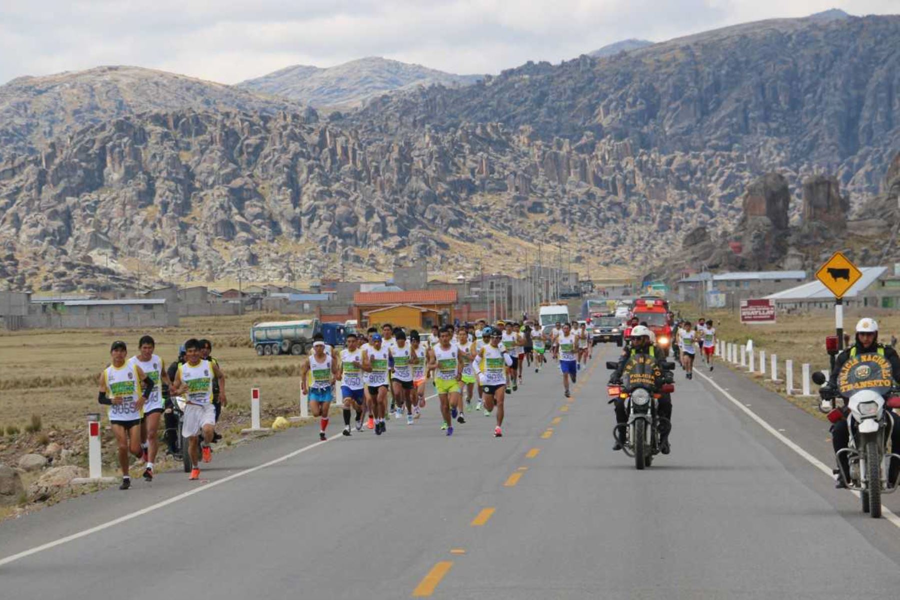 Meseta de Bombón y Santuario de Huayllay serán escenario de la Maratón más alta del mundo.