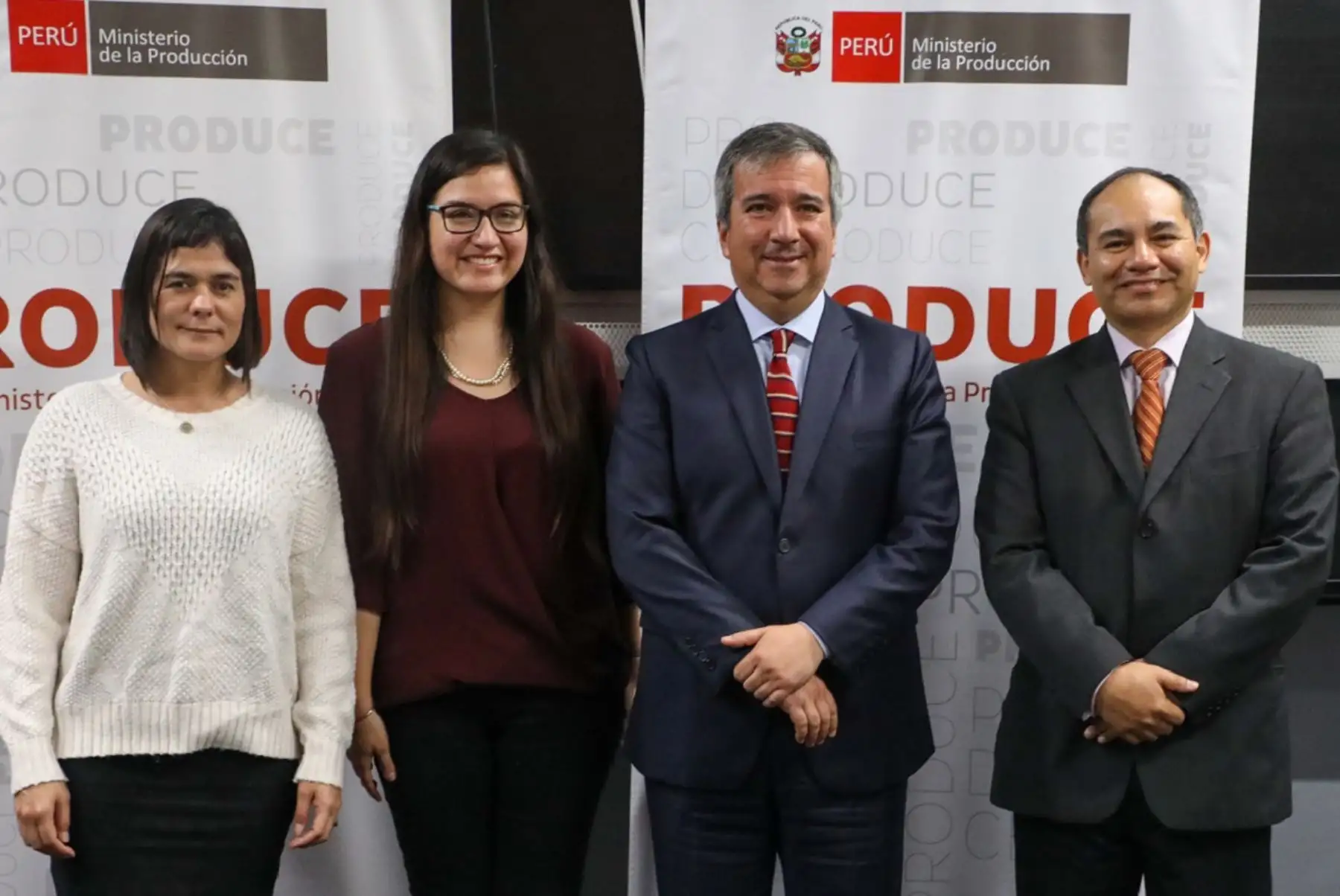 Ministro de la Producción, Raúl Pérez-Reyes en lanzamiento del Mes del Emprendimiento 2018. Foto: Cortesía.