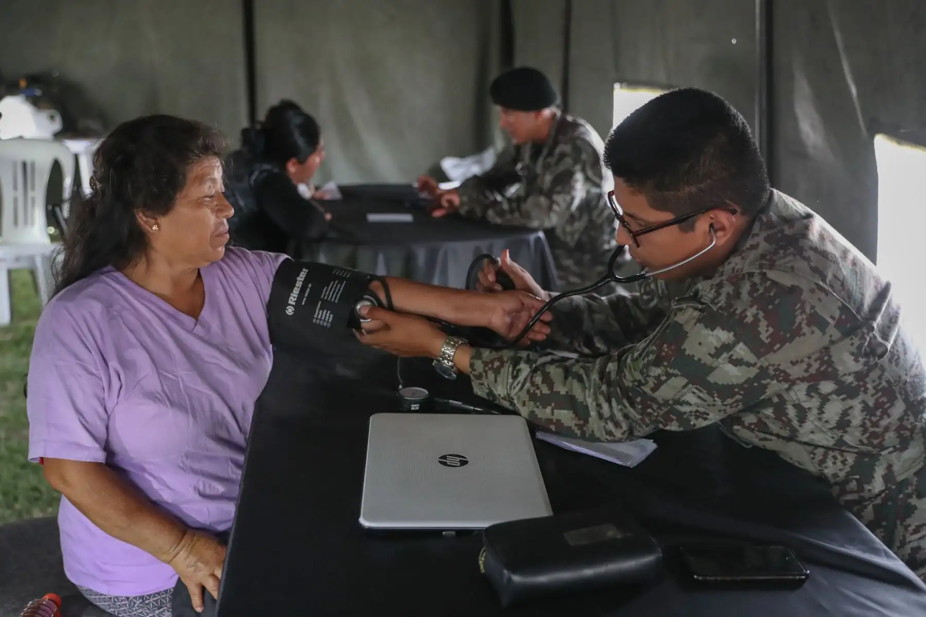 El Ejercito Peruano presente en lanzamiento de campaña de lucha contra la anemia en San Juan de Lurigancho, brindando desayunos, atención médica y orientación para combatir este mal. Foto: ANDINA/Mindef
