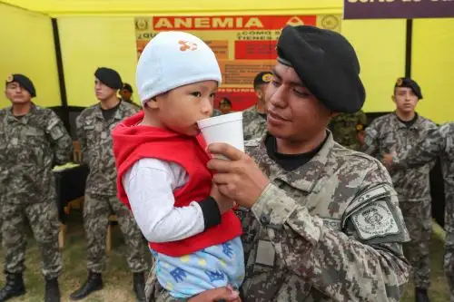 07/11/2018   El Ejercito Peruano presente en lanzamiento de campaña de lucha contra la anemia en San Juan de Lurigancho, brindando desayunos, atención médica y orientación para combatir este mal. Foto: ANDINA/Mindef
