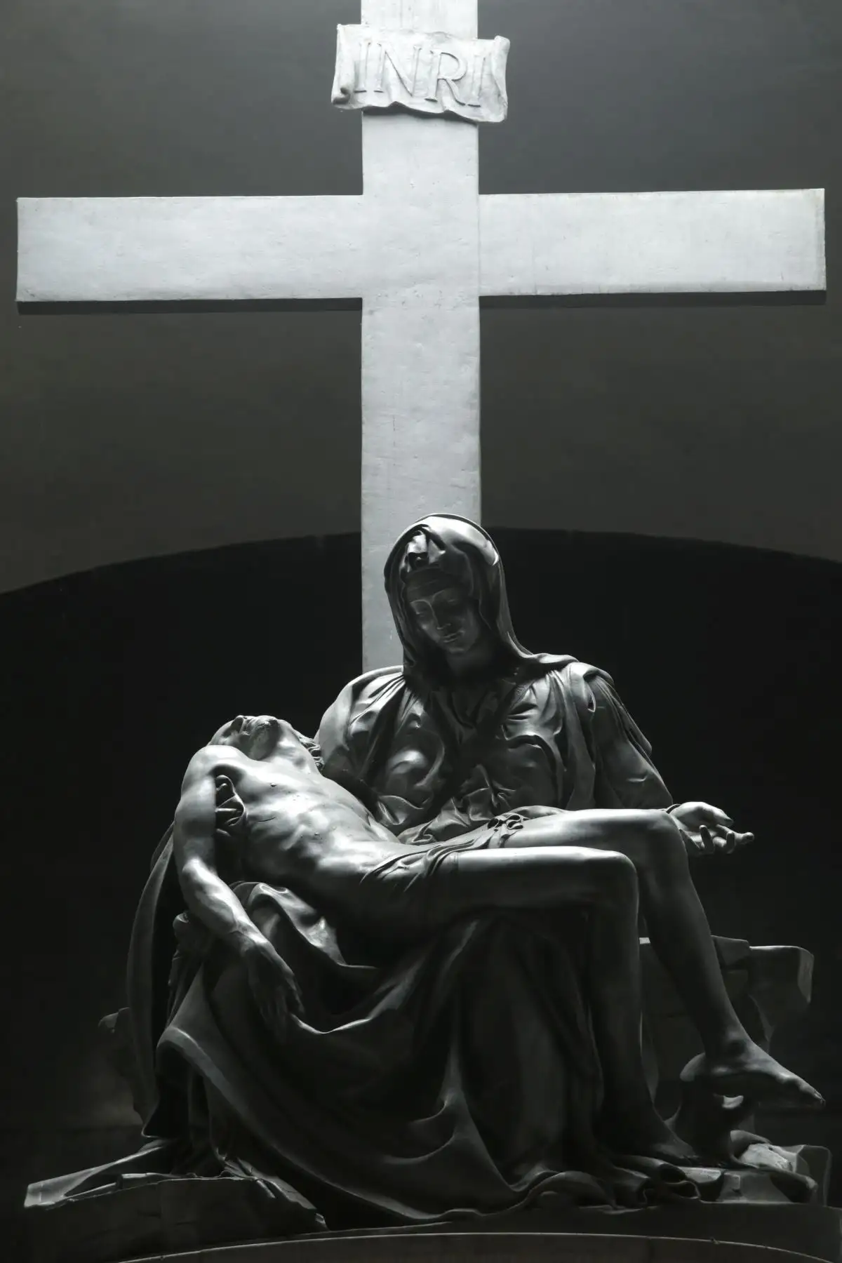 Escultura de La Piedad, réplica en aluminio de la famosa escultura de Miguel Ángel. La imagen fue donada por El Vaticano en la década de 1960. Esta es una de las imágenes que existen en Lampa, la segunda escultura se encuentra en la Municipalidad Provincial. Foto: ANDINA/Melina Mejía
