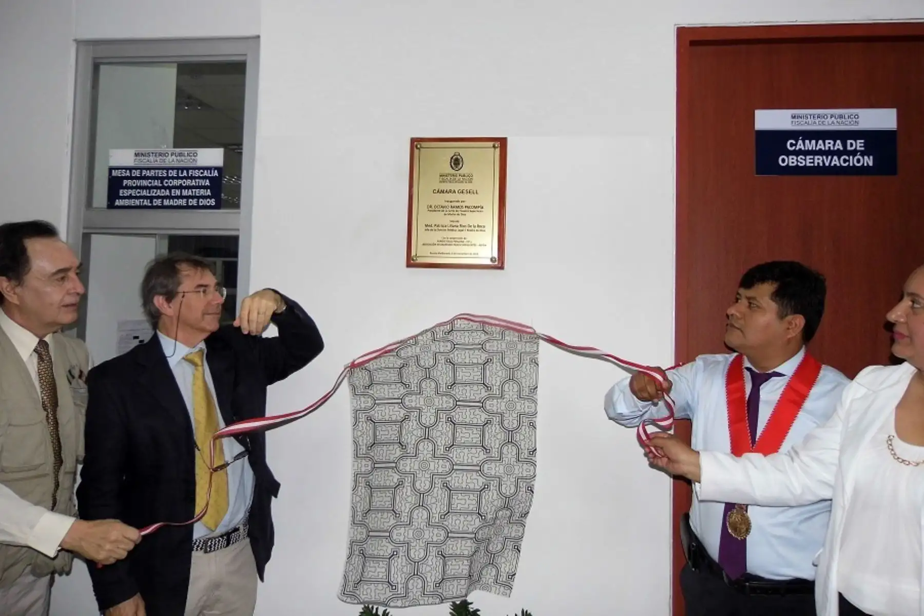 El Distrito Fiscal de Madre de Dios inauguró su sala de entrevista única en cámara gesell, para mejorar la atención de las niñas, niños y adolescentes víctimas de violecia sexual y trata de personas.