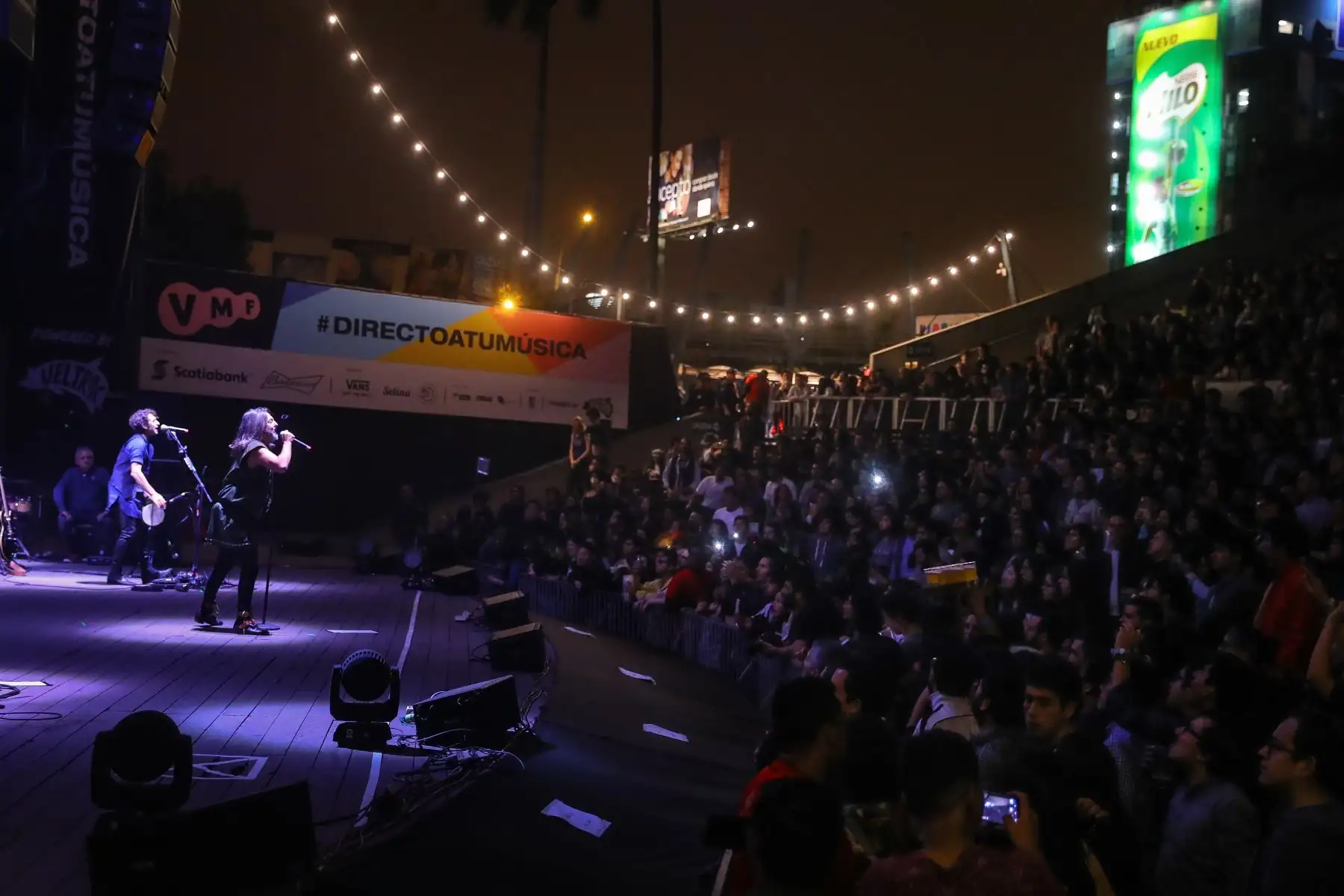 Presentación de la banda argentina Babasonicos, en la primera edición del  Veltrac Music Festival (VMF) que se realizó en el parque de la exposición y que contó con dos escenario para artistas nacionales e internacionales. Foto: ANDINA/Andrés Valle