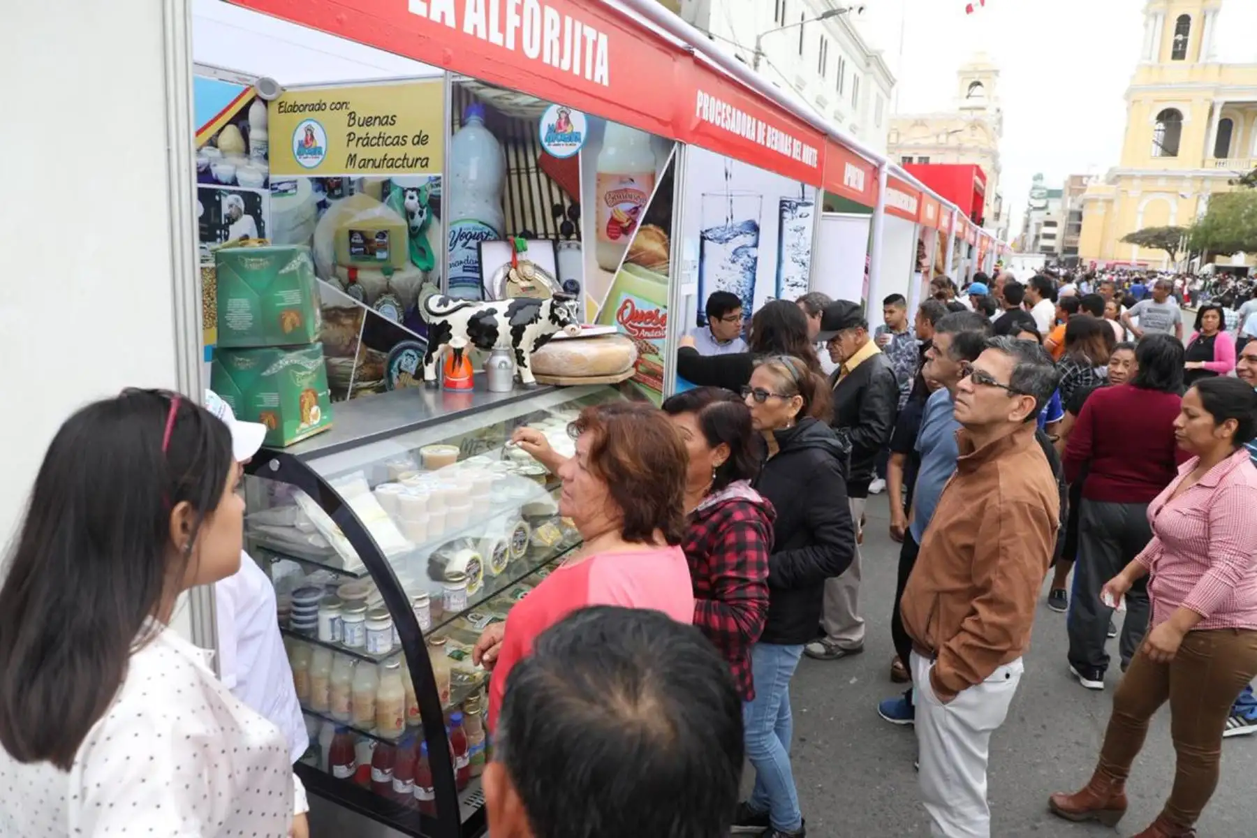 En el Lanzamiento de la agenda Binacional en  Chiclayo, se celebra con música, gastronomía, exposición de productores y feria informativa. Foto: ANDINA/Produce