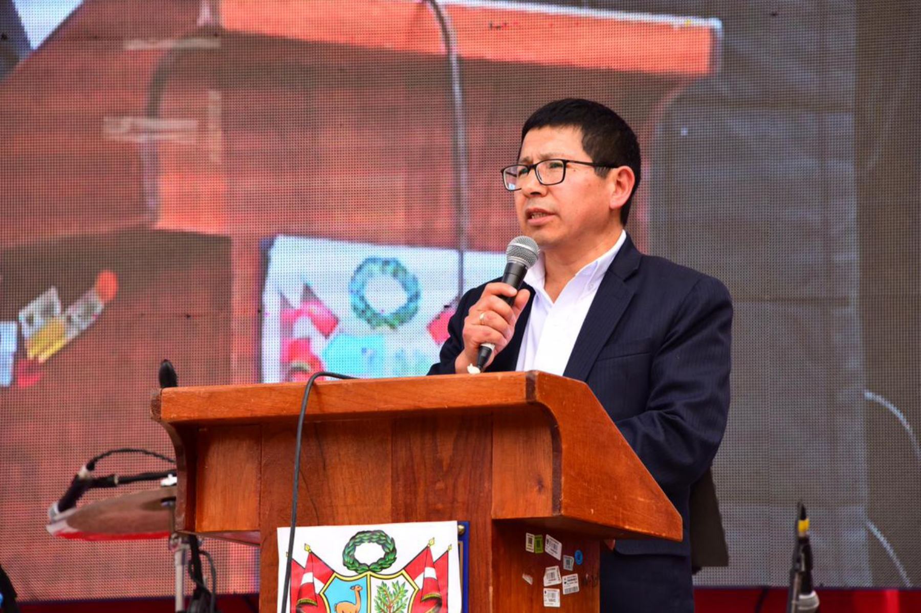 El ministro de Transportes y Comunicaciones, Edmer Trujillo, lideró la ceremonia en Huancavelica de lanzamiento de la Agenda Bicentenario.