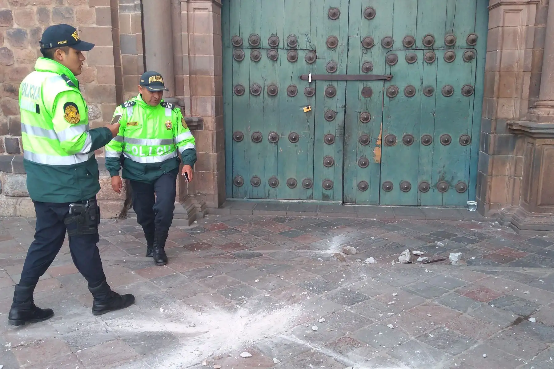 Sismo de magnitud 4 en Cusco provocó la caída de al menos cuatro pináculos (elemento constructivo de la parte más alta de una edificación) del templo barroco La Compañía de Jesús.