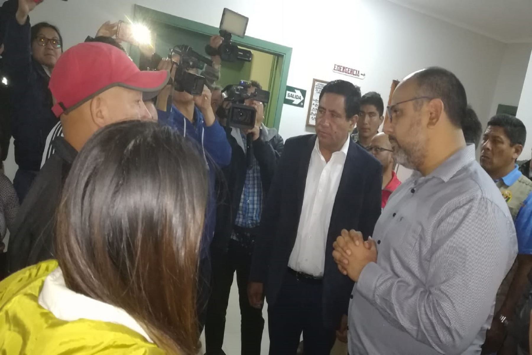 Ministro de Educación, Daniel Alfaro, visitó a heridos de grave accidente en Chachapoyas.