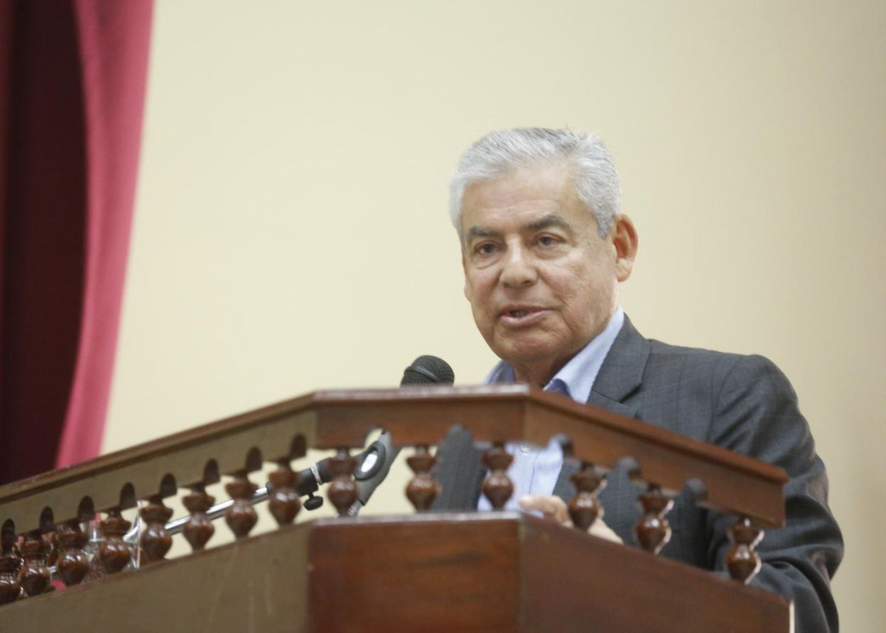 Jefe del Gabinete Ministerial, César Villanueva, durante taller con alcaldes electos en Trujillo, La Libertad.