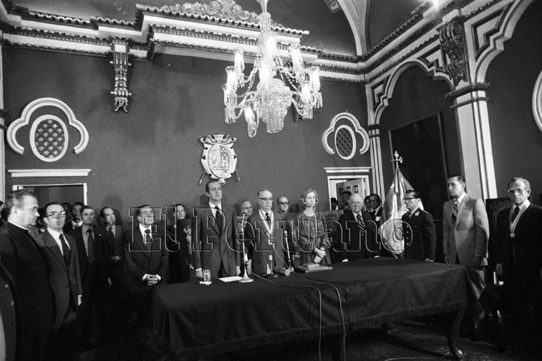 La Universidad de San Marcos otorgó al rey de España la condecoración de Doctor Honoris Causa (24 noviembre 1978). Foto: Diario Oficial EL PERUANO / Rómulo Luján