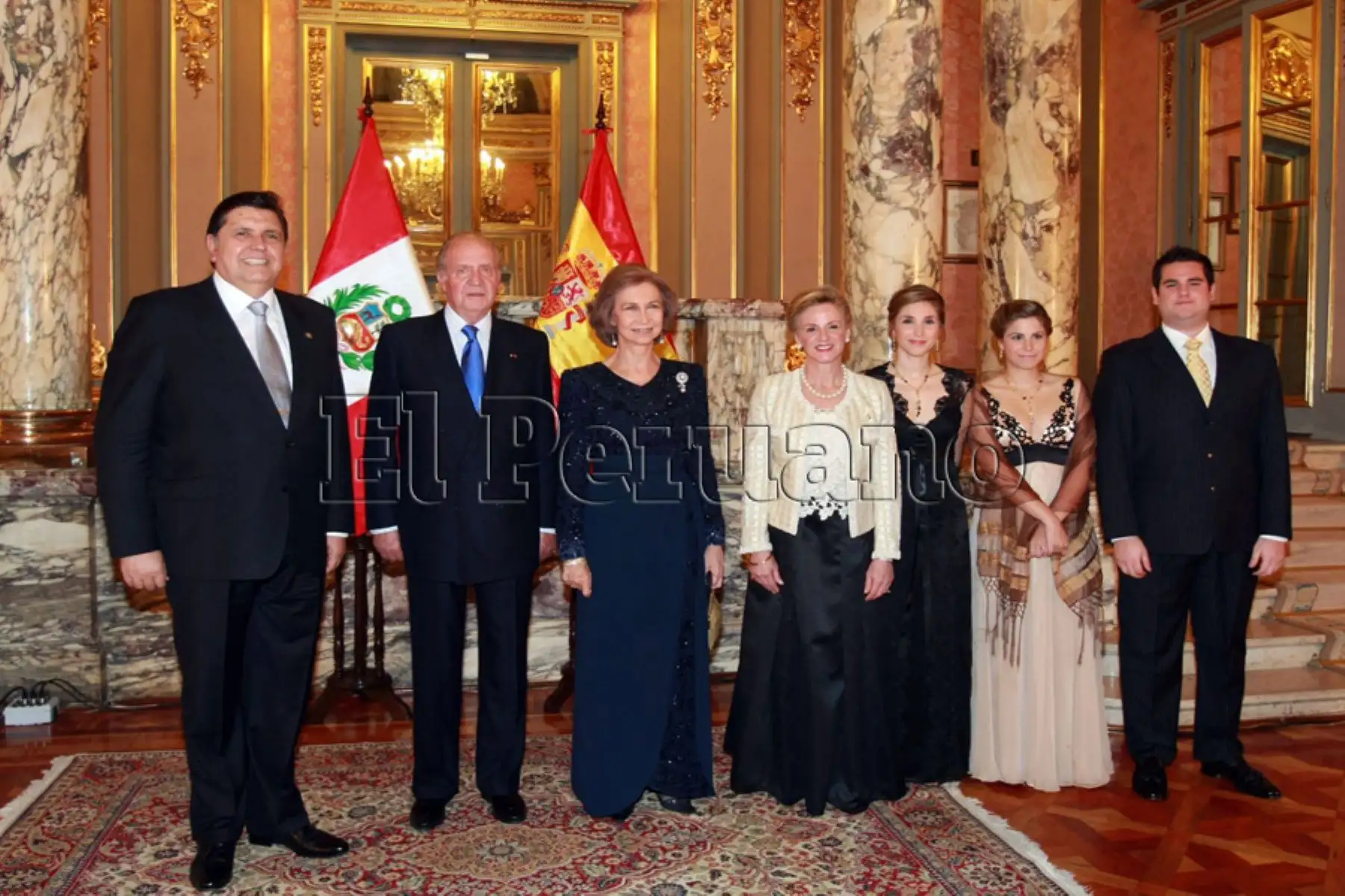 Los monarcas de España, Juan Carlos I y Sofía invitados a una cena en Palacio de Gobierno por el mandatario Alan García y familia (27 octubre 2008). Foto: Diario Oficial EL PERUANO