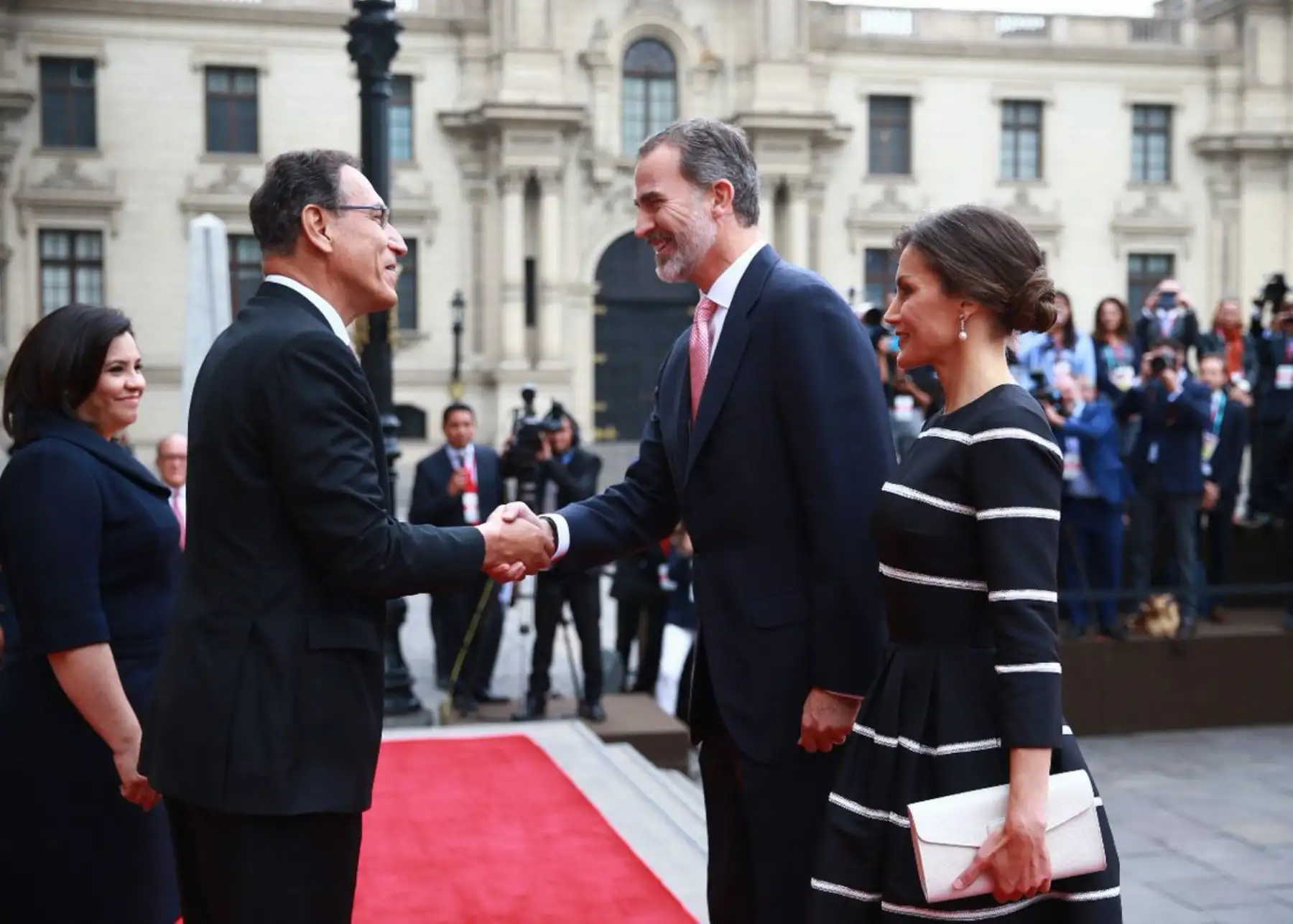 Presidente Martín Vizcarra recibió hoy a los reyes de España en Palacio de Gobierno.