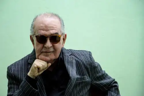 "Chema" Salcedo incursiona en los unipersonales.