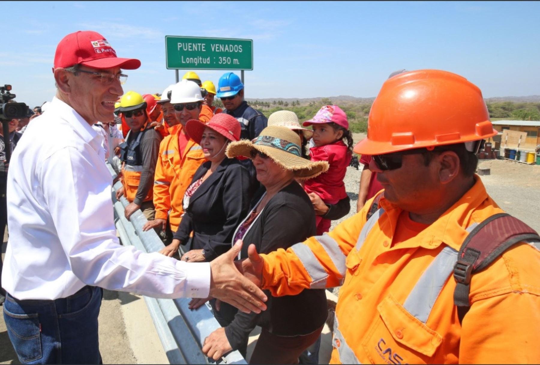 Presidente Martín Vizcarra entrega puente Venados en la región Tacna.