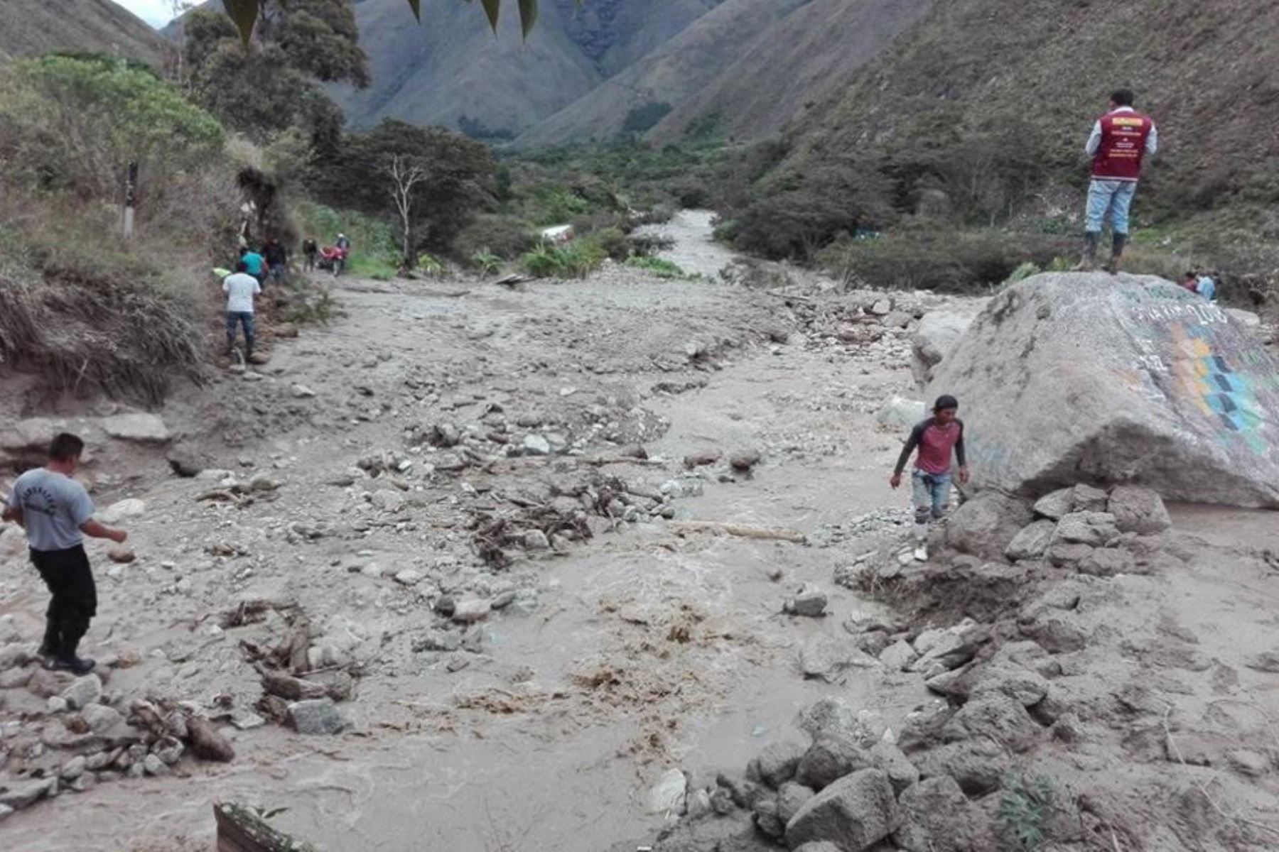Intensas lluvias provocan deslizamientos en el distrito de Huancabamba, provincia de Oxapampa, región Pasco.