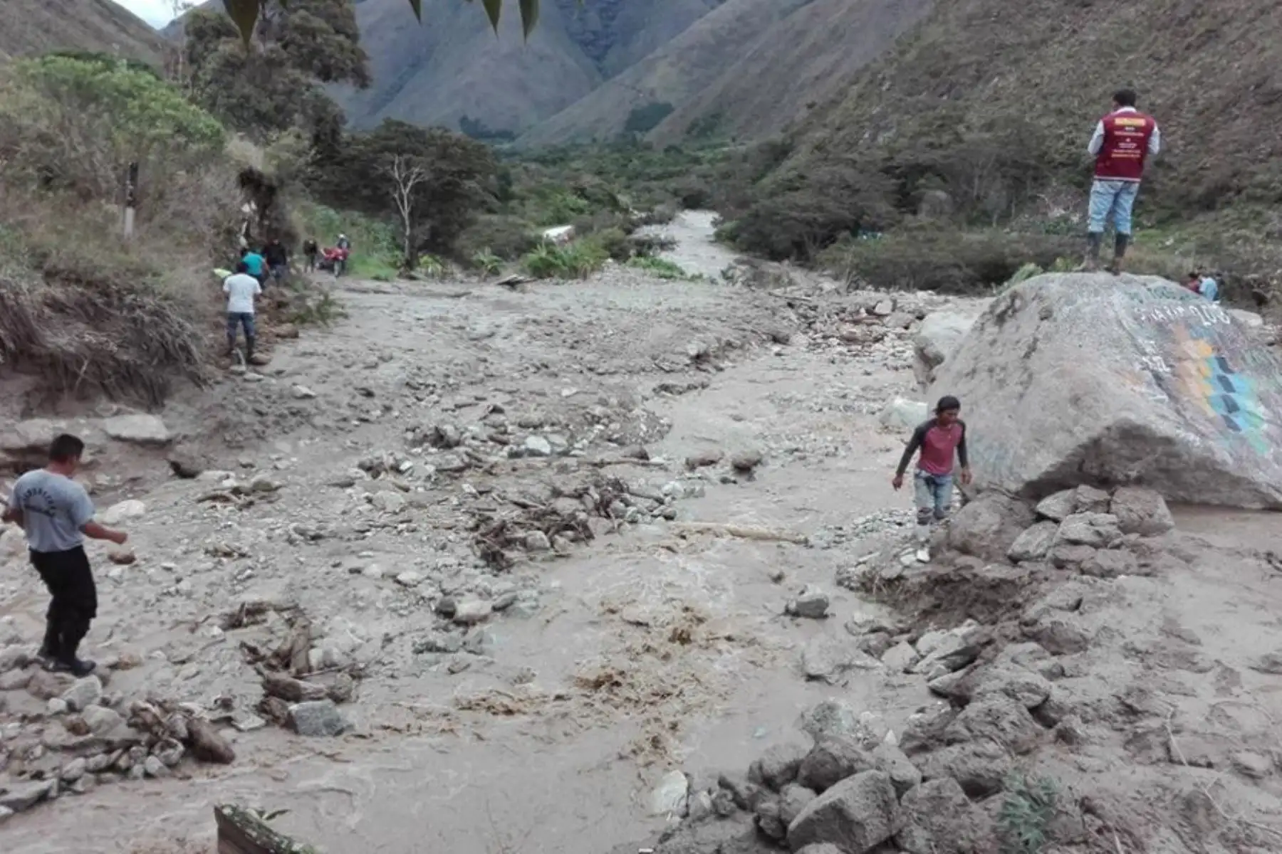 Intensas lluvias provocan deslizamientos en el distrito de Huancabamba, provincia de Oxapampa, región Pasco.