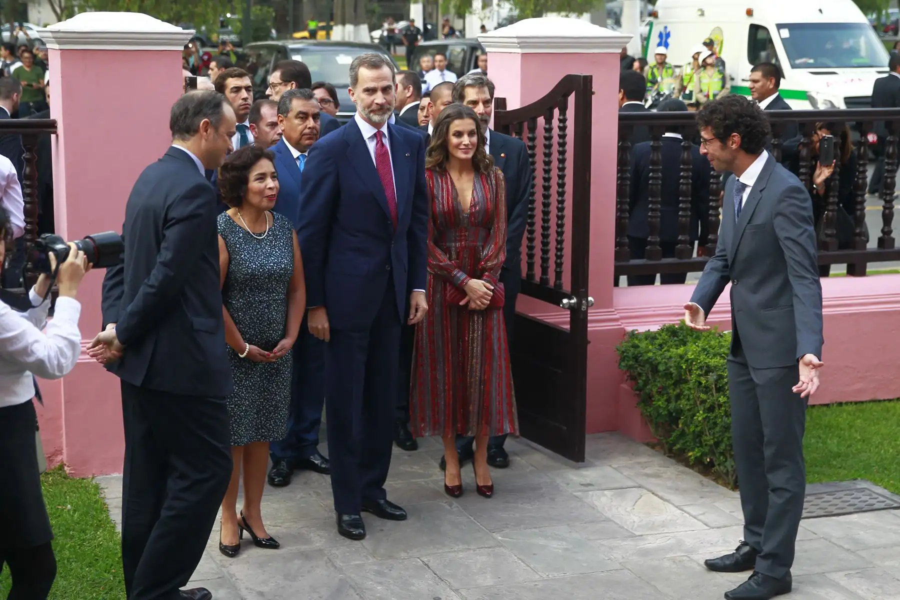 La ministra de Cultura, Patricia Balbuena, los reyes de España Felipe VI y doña Letizia, participan de la exposición de los lineamientos generales de la participación nacional en la feria de arte contemporáneo de Madrid Arco.Foto: ANDINA/Eddy Ramos