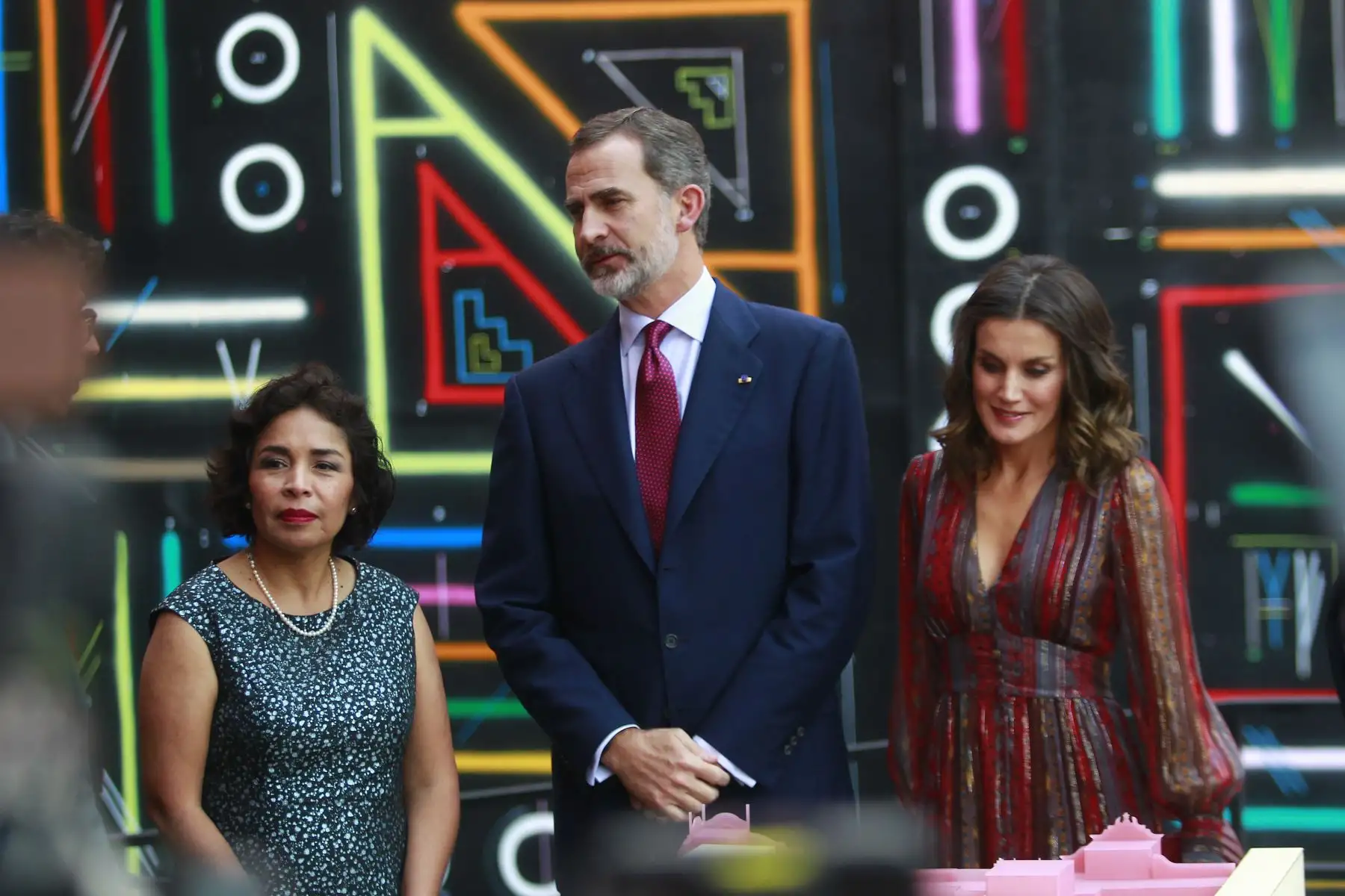 La ministra de Cultura, Patricia Balbuena, los reyes de España Felipe VI y doña Letizia, participan de la exposición de los lineamientos generales de la participación nacional en la feria de arte contemporáneo de Madrid Arco.
Foto: ANDINA/Eddy Ramos