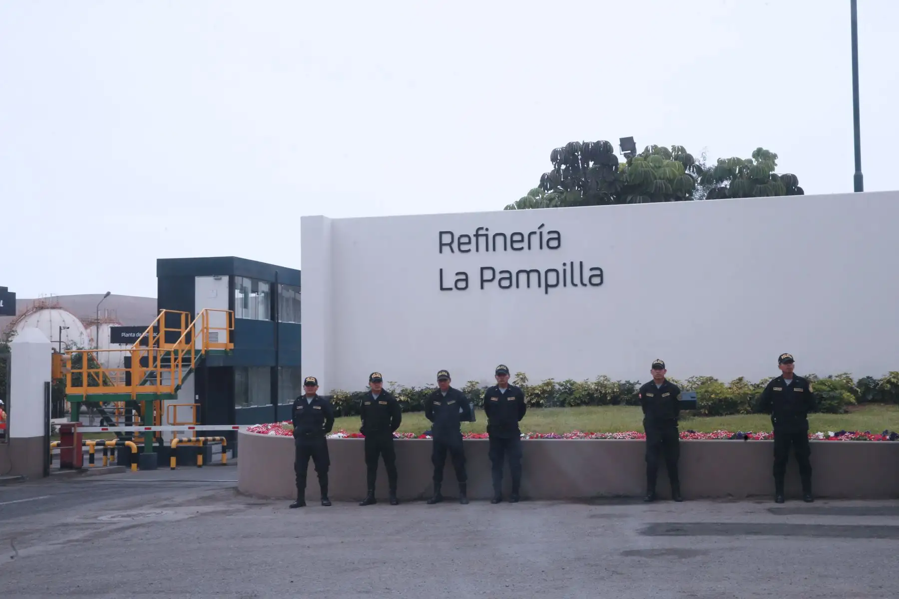 El Rey de España, Felipe VI; y el presidente de la República, Martín Vizcarra Cornejo, visitan  la refinería La Pampilla, ubicada en el distrito de Ventanilla .Foto: ANDINA/Norman Córdova