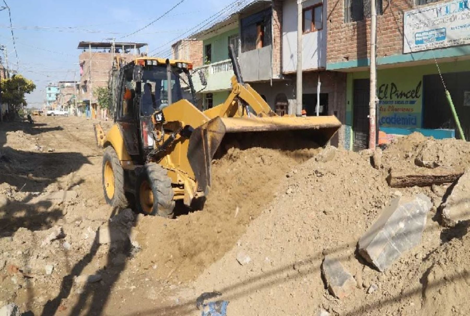 Municipio de Sullana reconstruye calles afectadas por FEN 2017