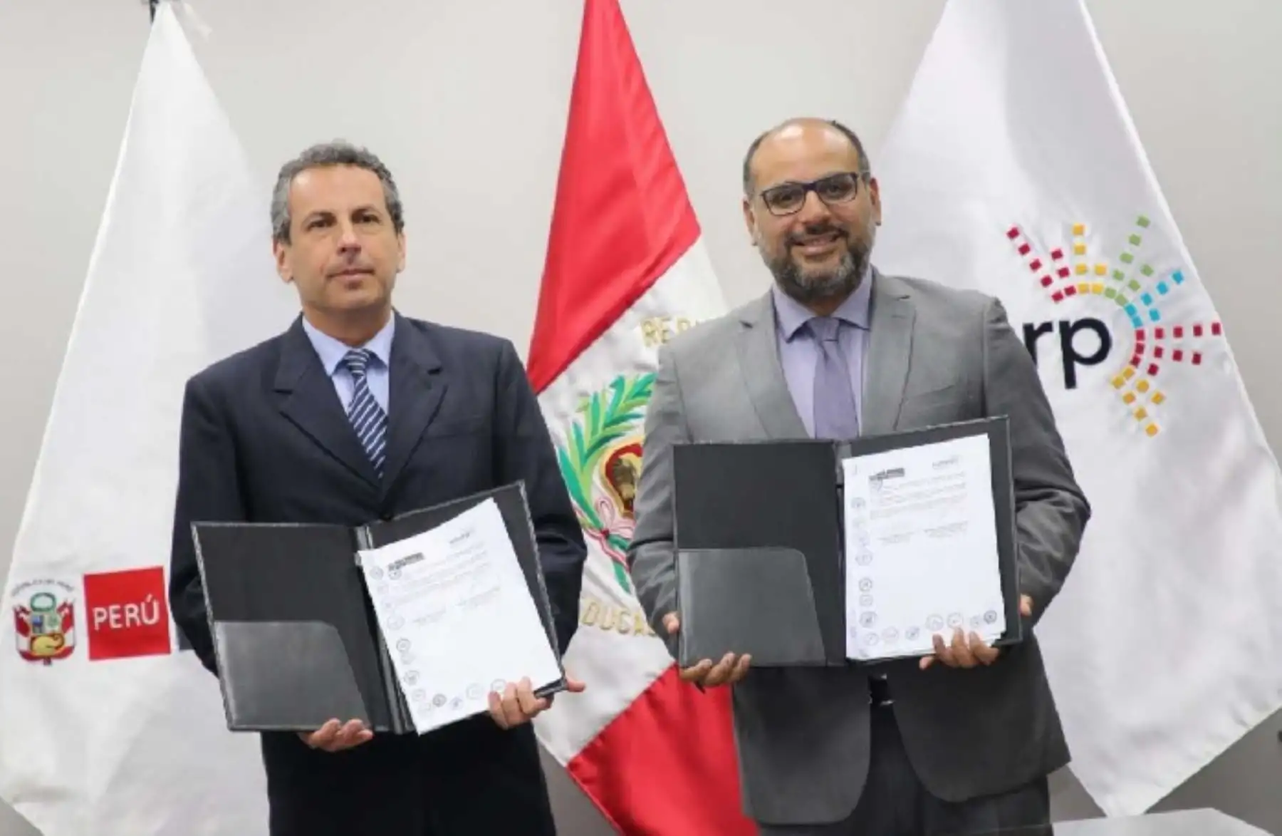 La Superintendencia Nacional de los Registros Públicos (Sunarp) colaborará con el Ministerio de Educación para acelerar la reconstrucción de locales escolares afectados por el Fenómeno El Niño Costero en 13 regiones del país, en beneficio de miles de estudiantes en todo el país.