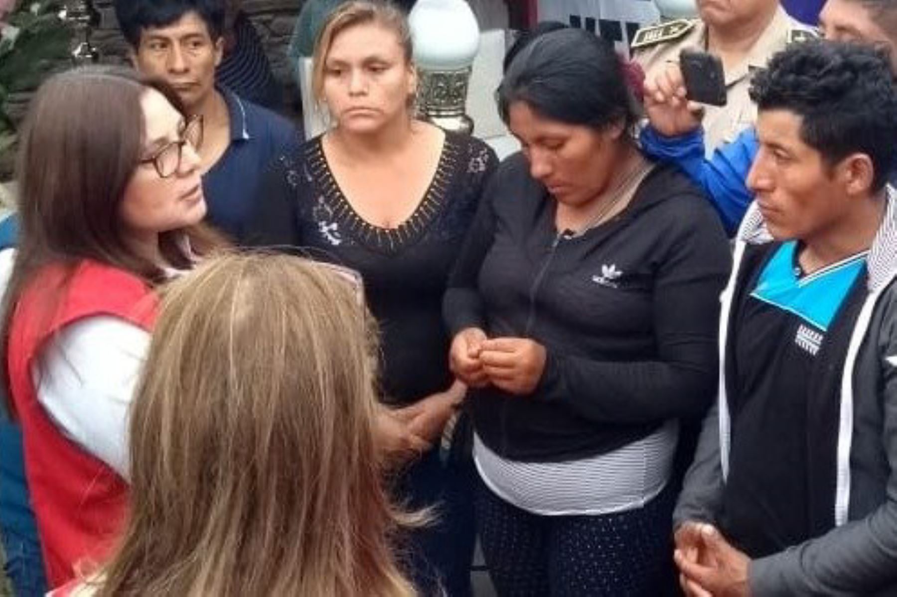 La ministra de la Mujer y Poblaciones Vulnerables, Ana María Mendieta, se reunió en la víspera con familiares de la niña de 10 años asesinada en Barranca.