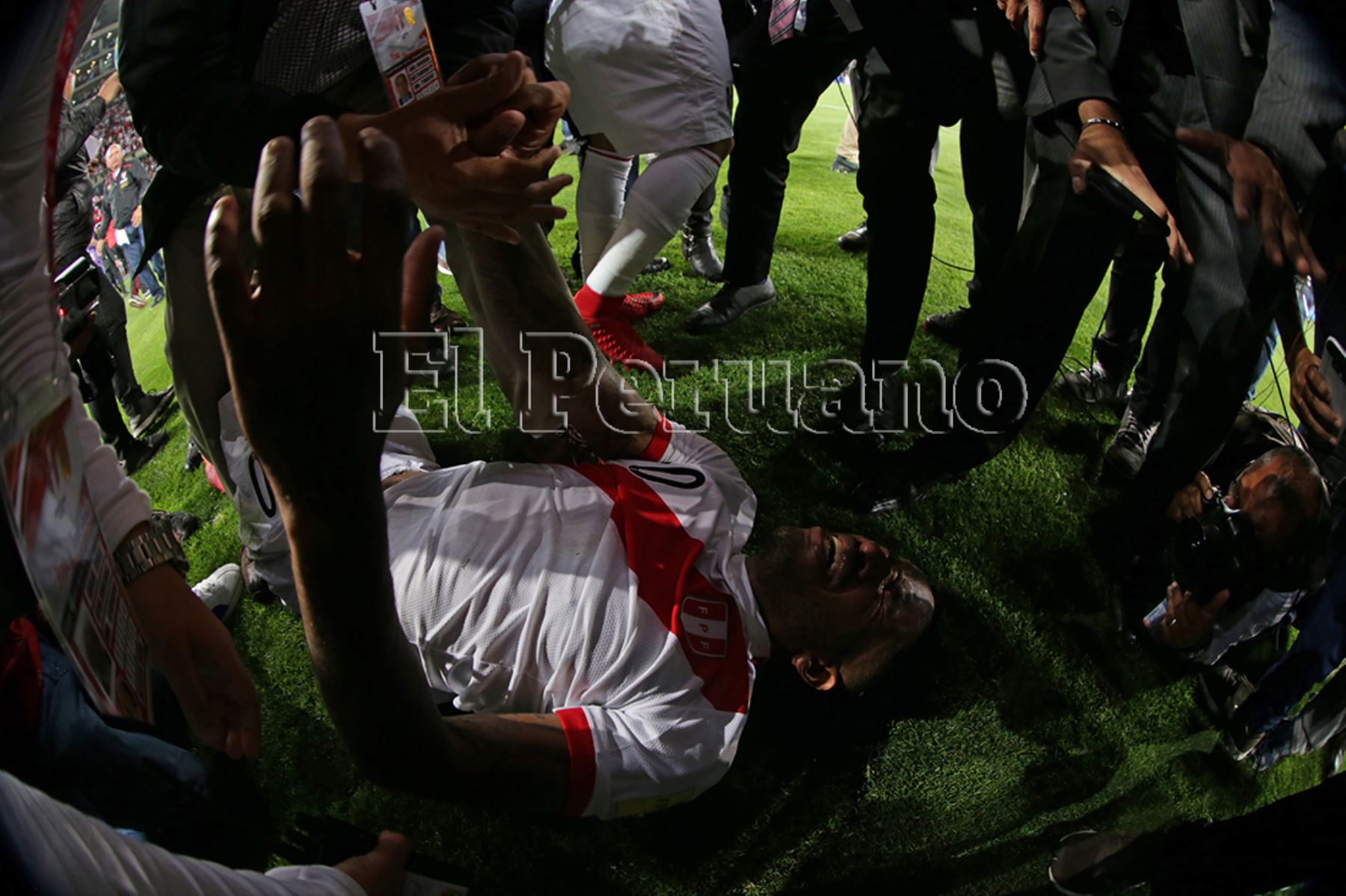 Lima - 15 noviembre 2017 / Jefferson Farfán celebra la clasificación de Perú al Mundial Rusia 2018. La selección peruana venció 2-0 a Nueva Zelanda en el Estadio Nacional. Foto: Diario Oficial EL PERUANO / Carlos Lezama