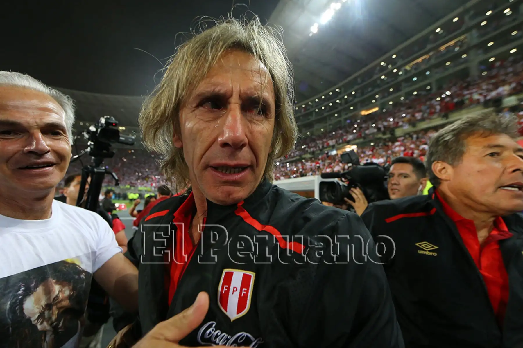 Lima - 15 noviembre 2017 / Emocionado, el técnico Ricardo Gareca celebra la clasificación de Perú al Mundial de Rusia 2018. Foto: Diario Oficial EL PERUANO / Luis Iparraguirre