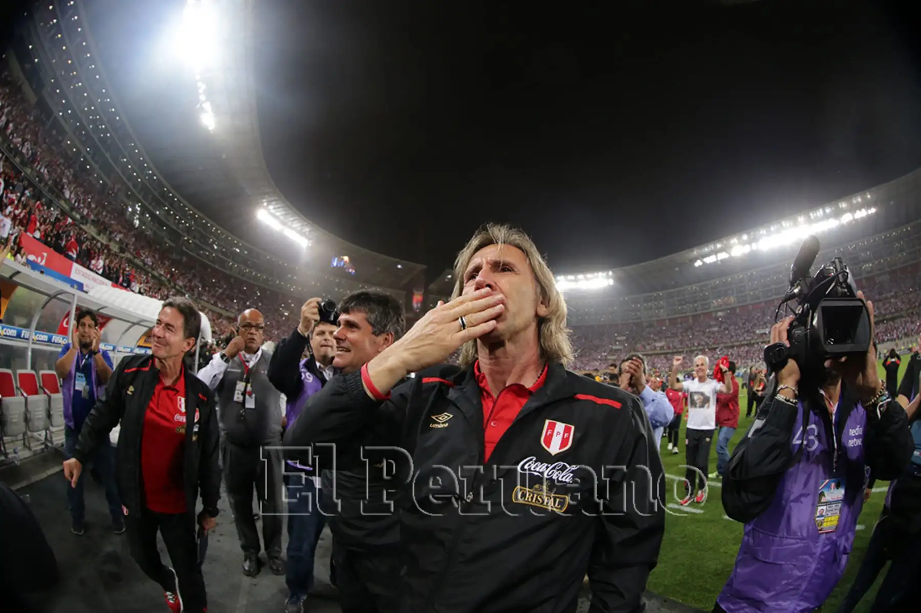 Lima - 15 noviembre 2017 / El técnico Ricardo Gareca celebra la clasificación de Perú al Mundial de Rusia 2018. Foto: Diario Oficial EL PERUANO / Carlos Lezama