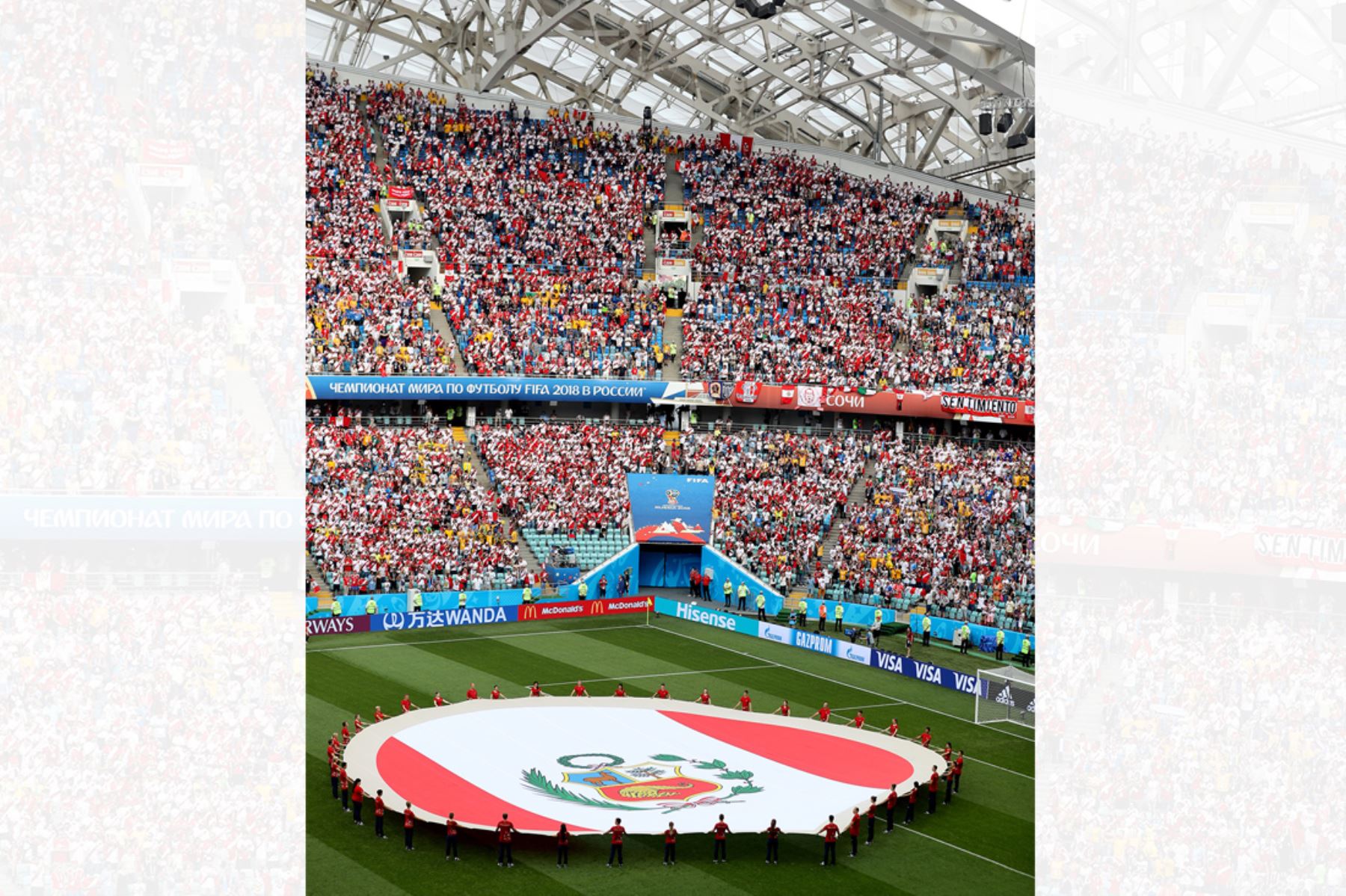 La bandera peruana antes del partido entre Australia y Perú por el grupo C del Mundial Rusia 2018 el 26 de junio de 2018 en Sochi. Foto: AFP