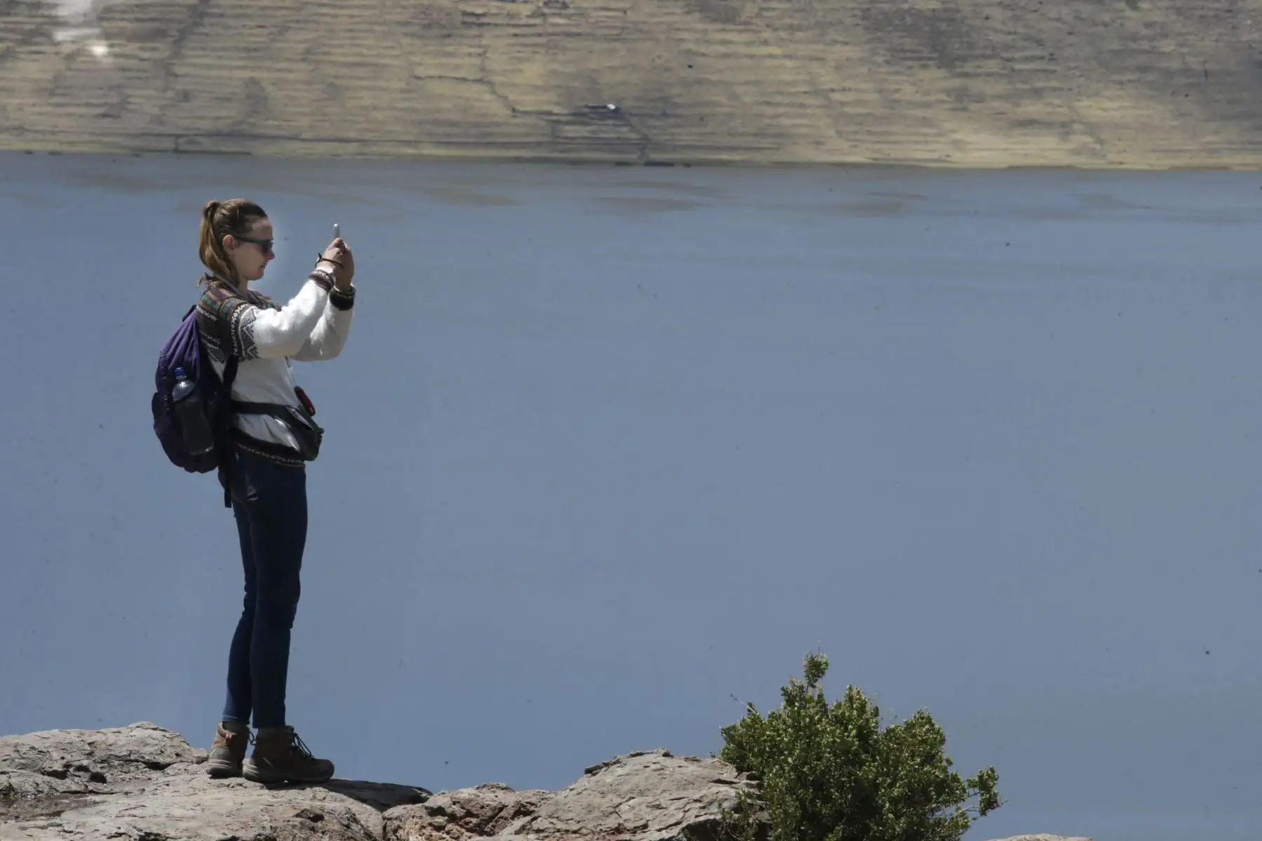 Sillustani, a 35 minutos de la ciudad de Puno, es una necrópolis peculiar: sus chullpas o torres funerarias, construidas sobre una meseta, pertenecen a los incas y culturas preincas. Foto: ANDINA/Melina Mejía