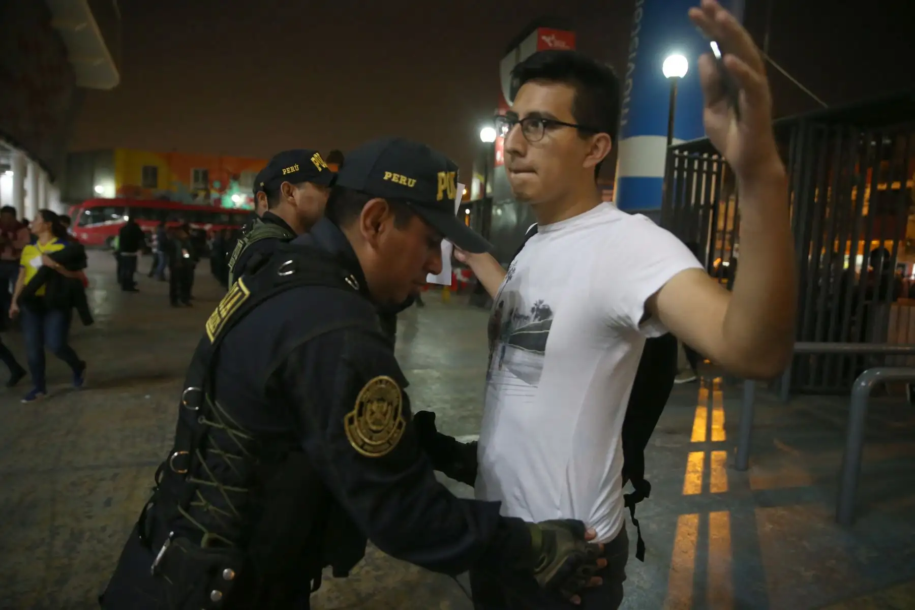Policía Nacional toma medidas de seguridad para el partido Perú contra Ecuador. Foto: ANDINA/Vidal Tarqui