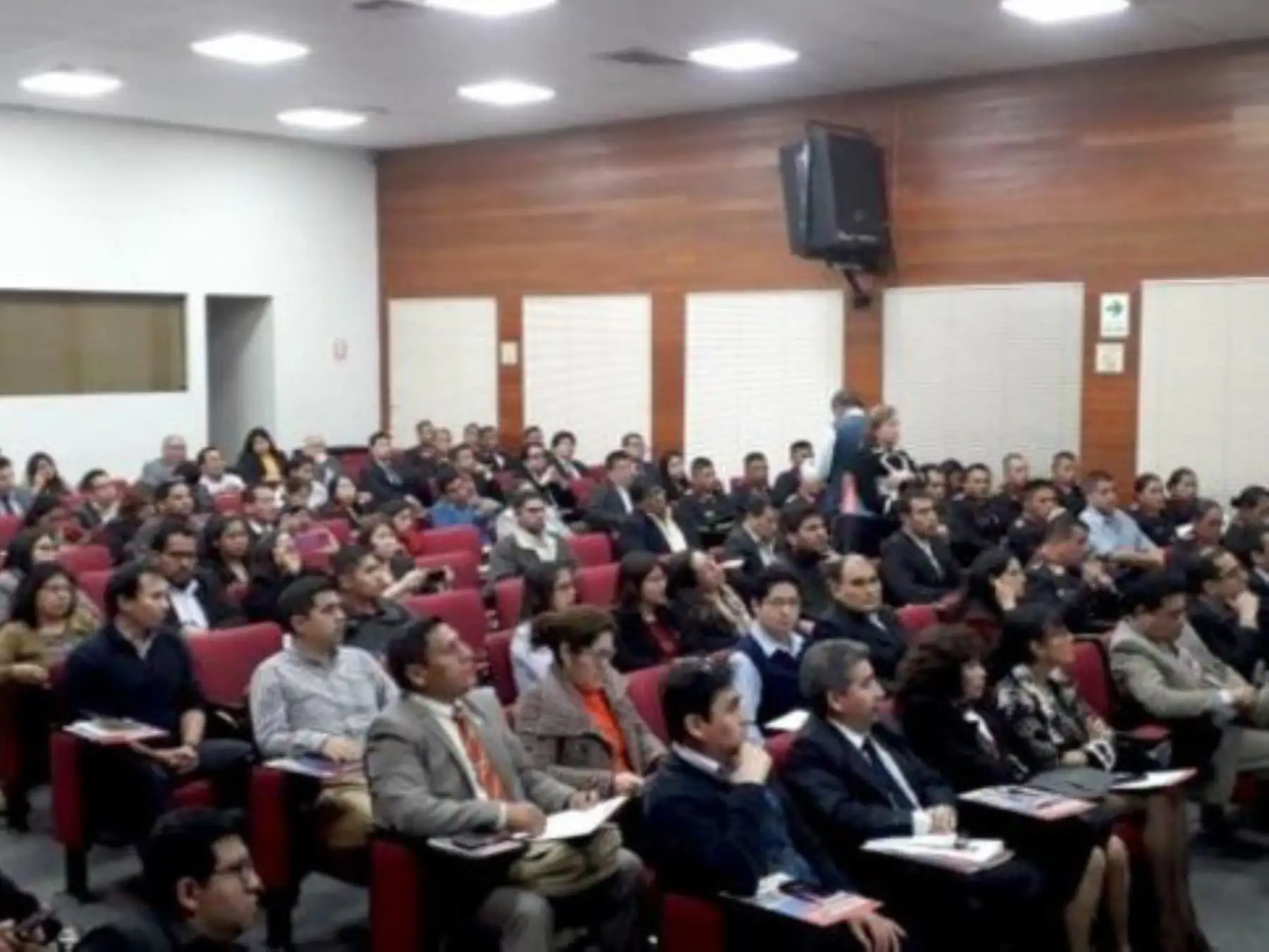 Foto: Universitarios en Piura.