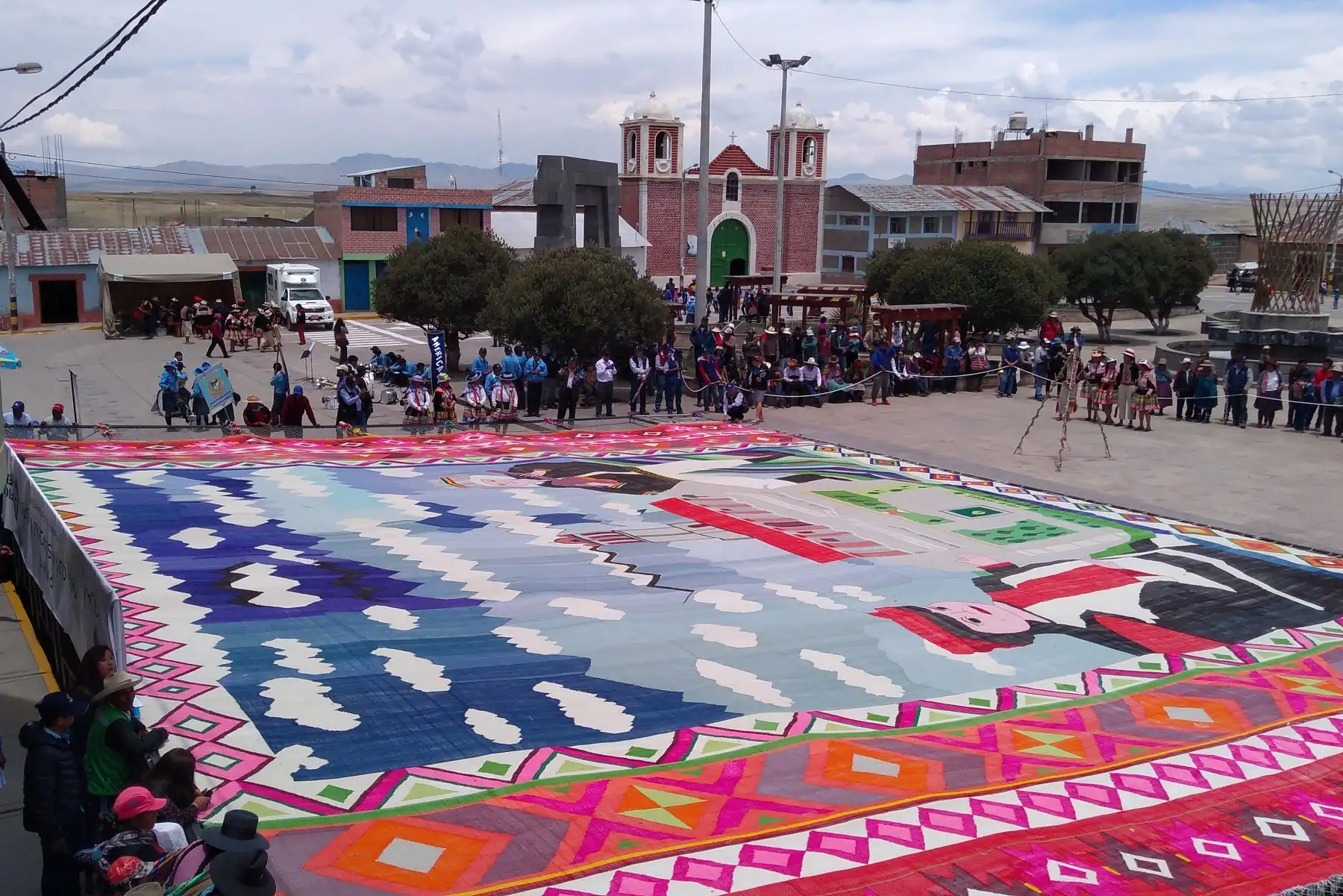 Telar más grande del mundo está en Cusco y logró el Guinness World Records. ANDINA/Percy Hurtado