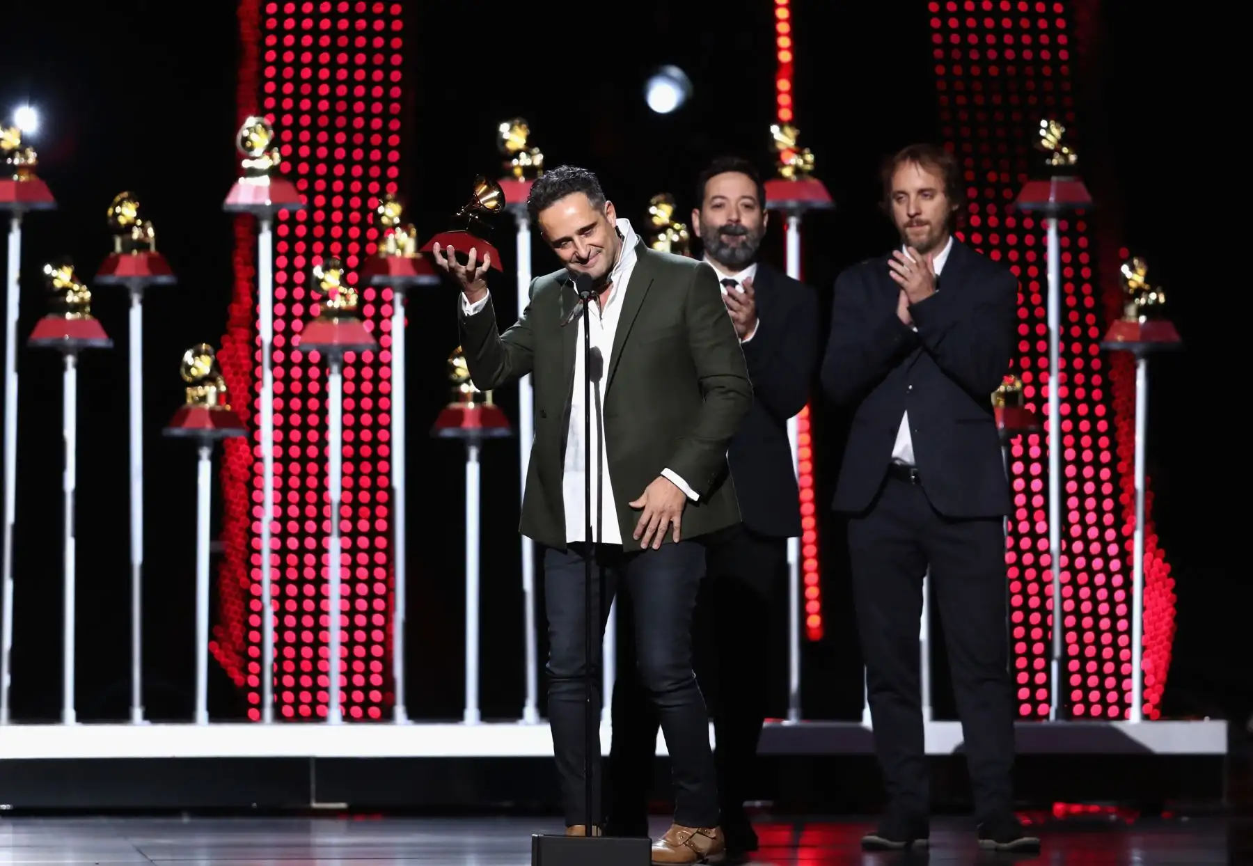 Jorge Drexler, gana el Grammy al mejor álbum de cantante y compositor.  Foto: AFP