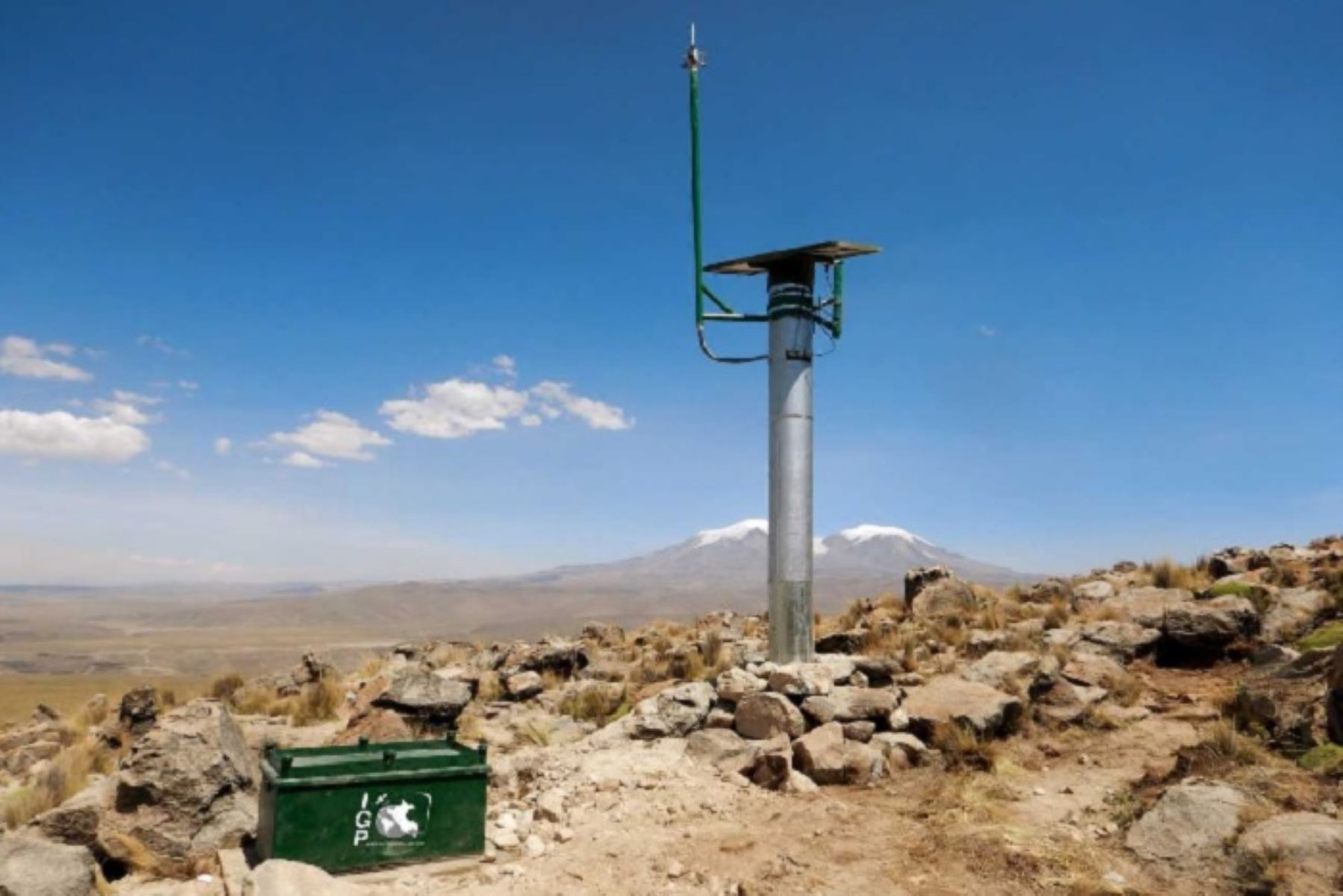 Trabajos se efectuaron en el marco de la ejecución del proyecto de “Mejoramiento y Ampliación del Sistema de Alerta Volcánica en el Sur del Perú”, por el cual el Estado encargó al Instituto Geofísico del Perú la expansión de redes de vigilancia en tiempo real en 10 volcanes activos del país.