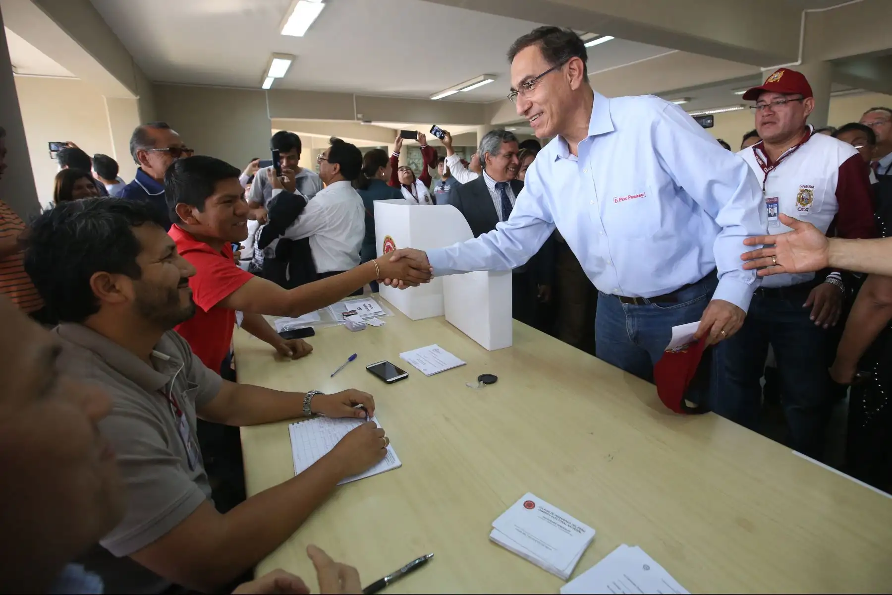 Presidente Vizcarra durante las votaciones del colegio de ingenieros en la UNI. Foto: ANDINA/Vidal Tarqui