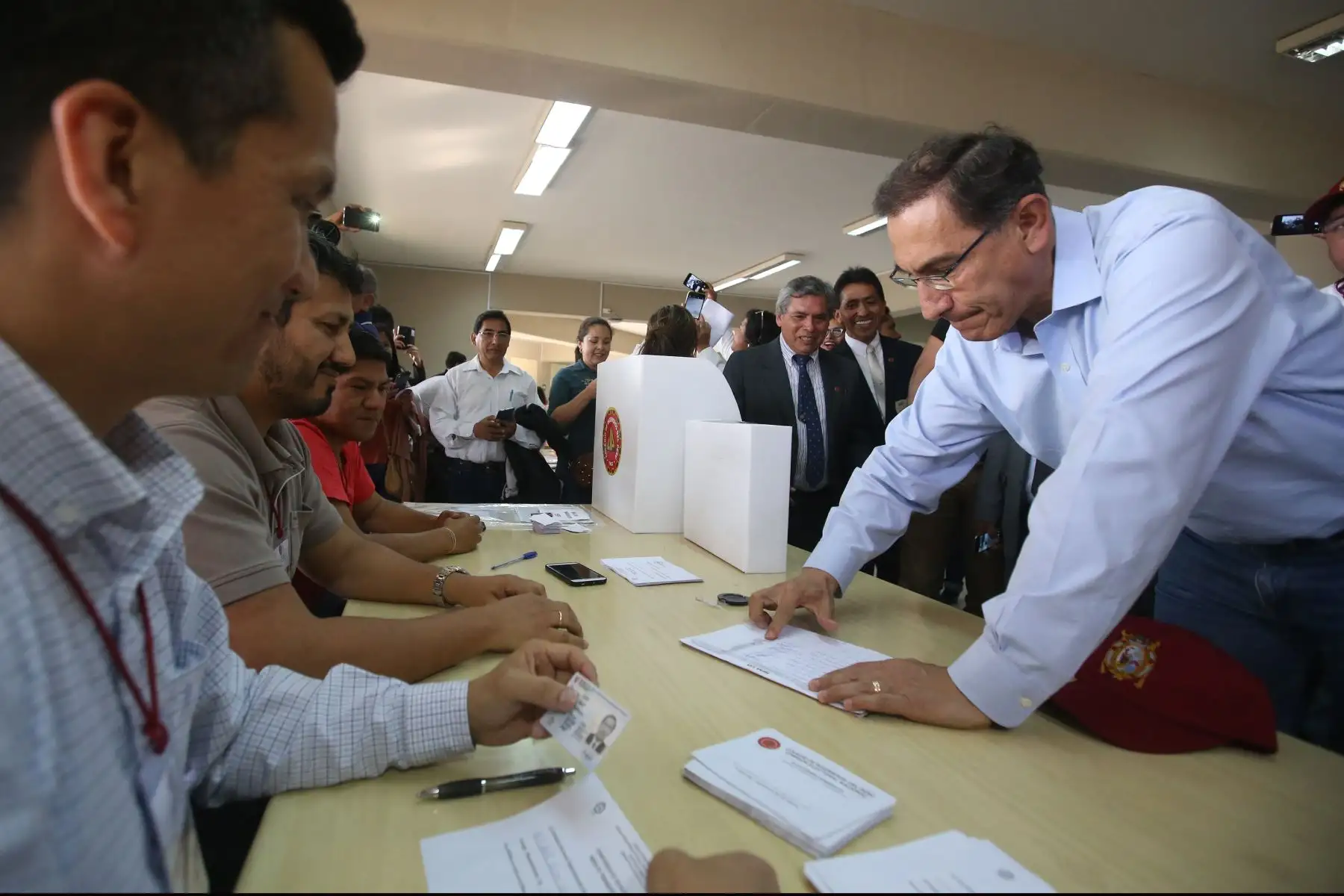 Presidente Vizcarra durante las votaciones del colegio de ingenieros en la UNI. Foto: ANDINA/Vidal Tarqui