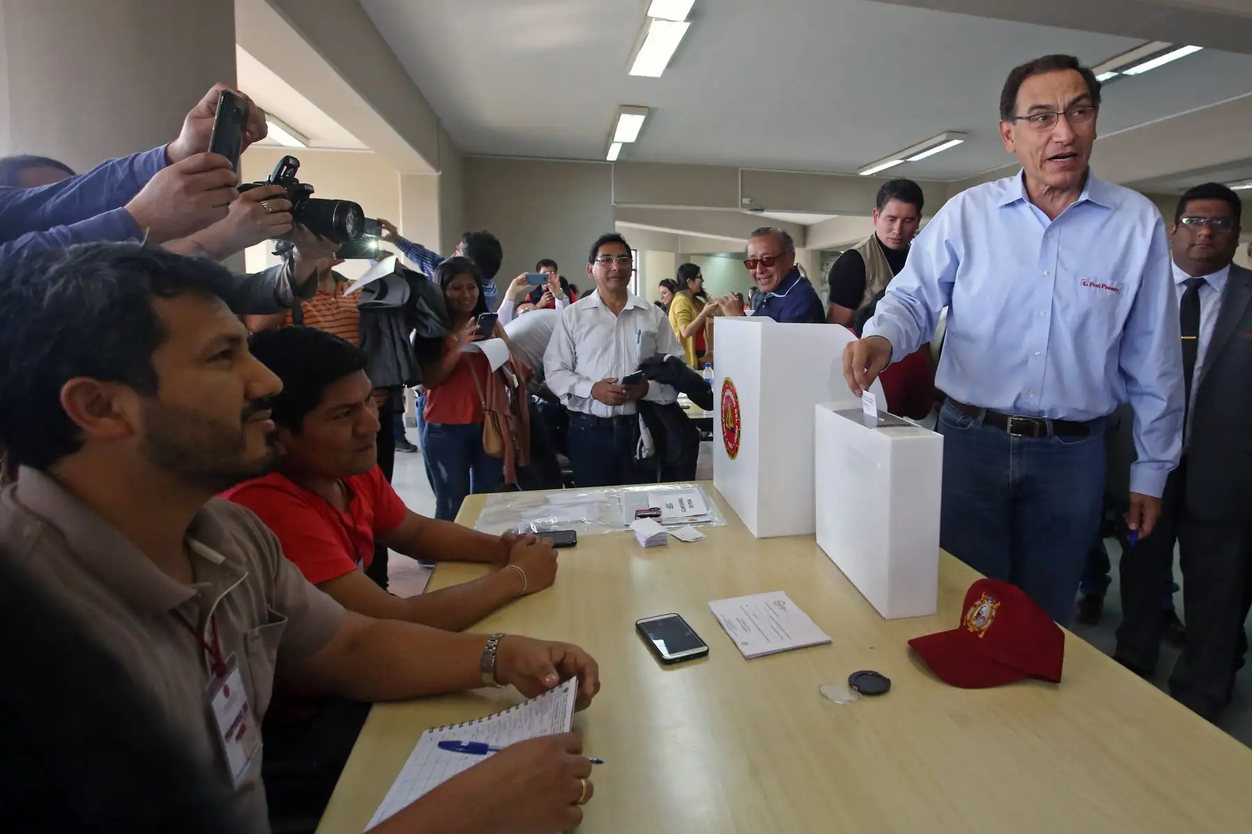 Presidente Vizcarra durante las votaciones del colegio de ingenieros en la UNI. Foto: ANDINA/Vidal Tarqui