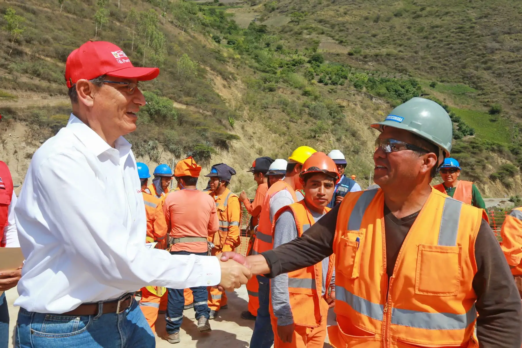 Presidente de la República,Martín Vizcarra, supervisa avance de obras del puente Tingo, distrito de San Juan (Cajamarca). Foto: ANDINA/Carlos Lezama/Prensa Presidencia