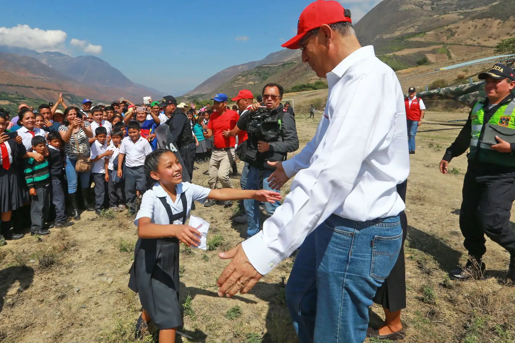 Presidente de la República,Martín Vizcarra, supervisa avance de obras del puente Tingo, distrito de San Juan (Cajamarca). Foto: ANDINA/Carlos Lezama/Prensa Presidencia