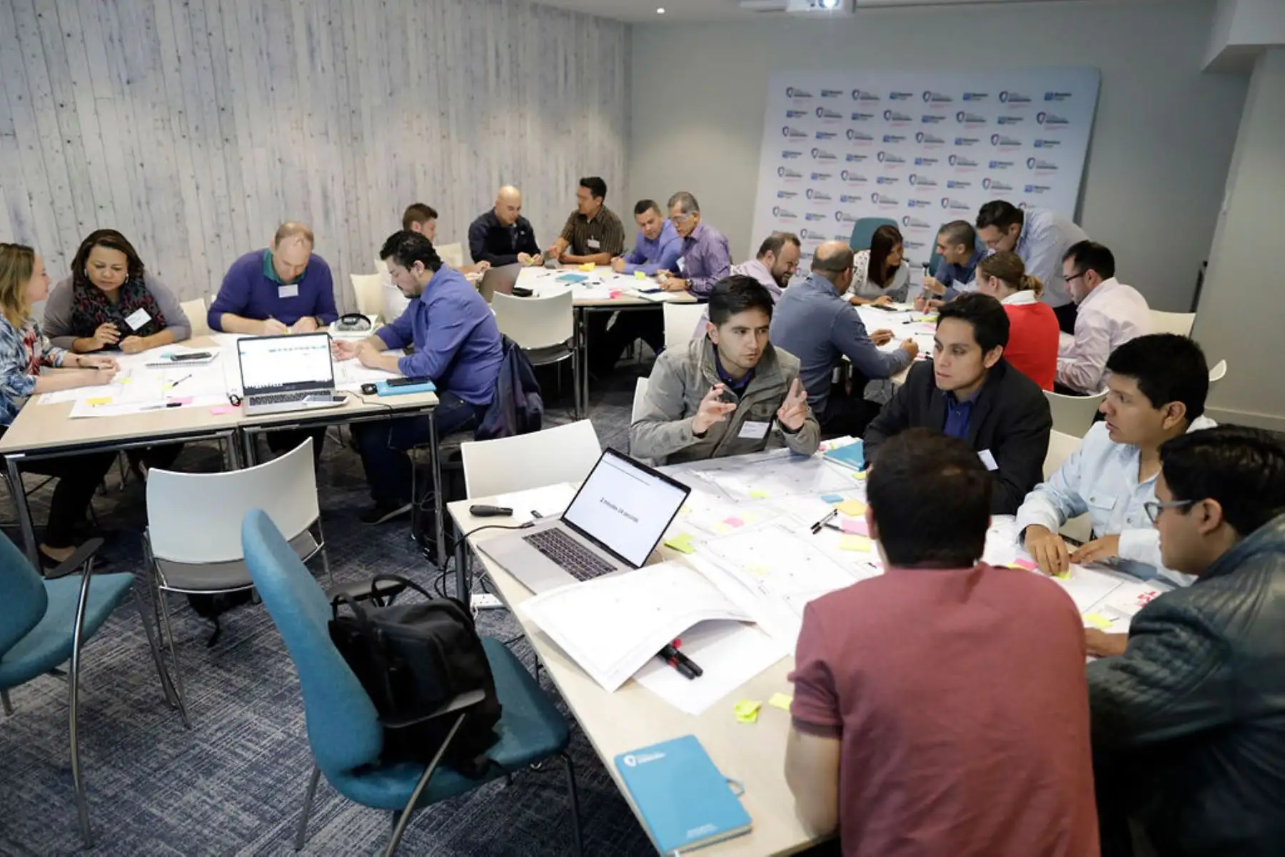 Concytec y embajada del Reino Unido recorren el Perú en busca de líderes en innovación y emprendimiento. ANDINA/Difusión