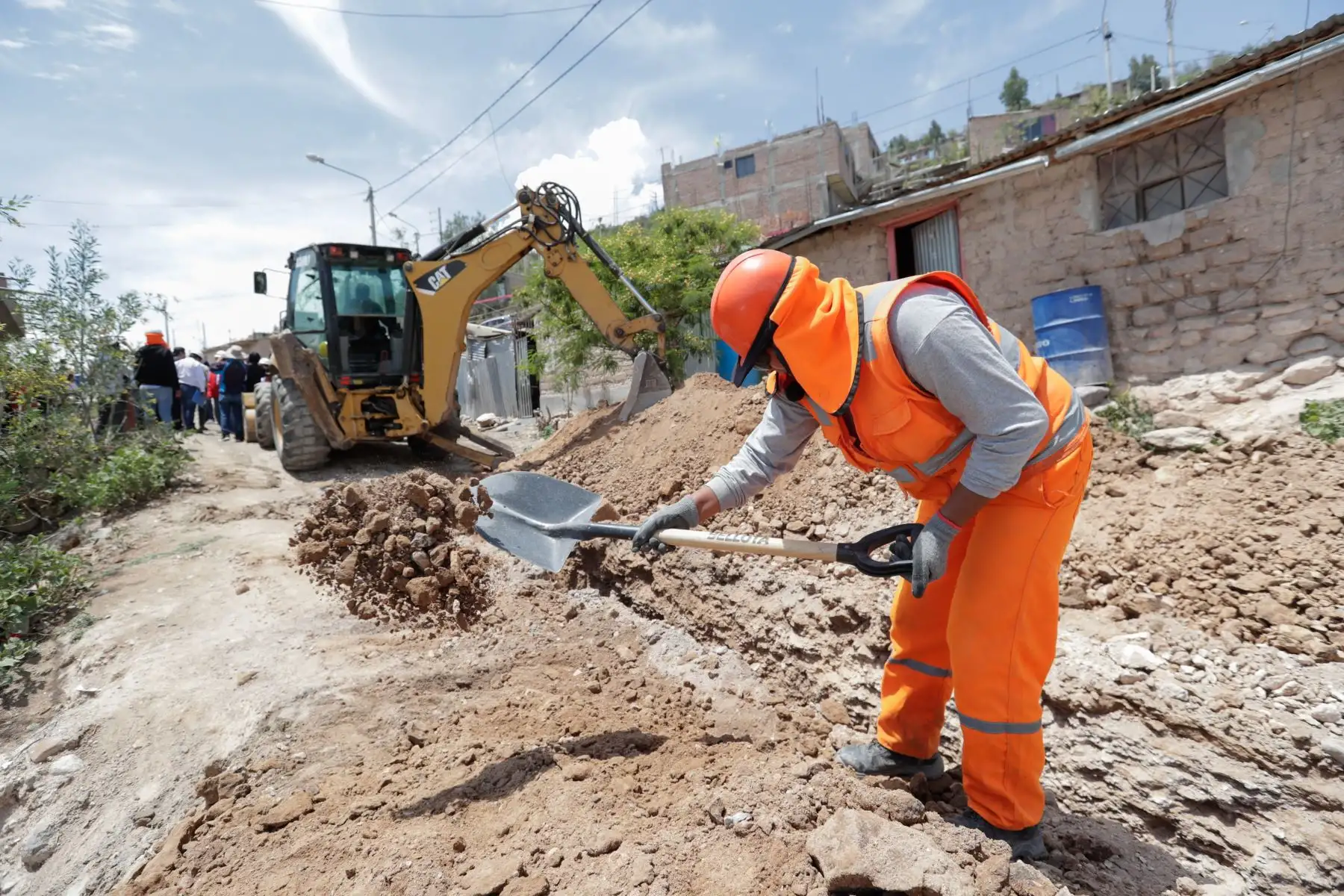 Ministro de Vivienda Javier Piqué realiza visita de inspección a las obras de agua y desagüe en el AAHH Vencedores del Señor de Palacio, Huamanga, Ayacucho.Foto: ANDINA/Ministerio de Vivienda