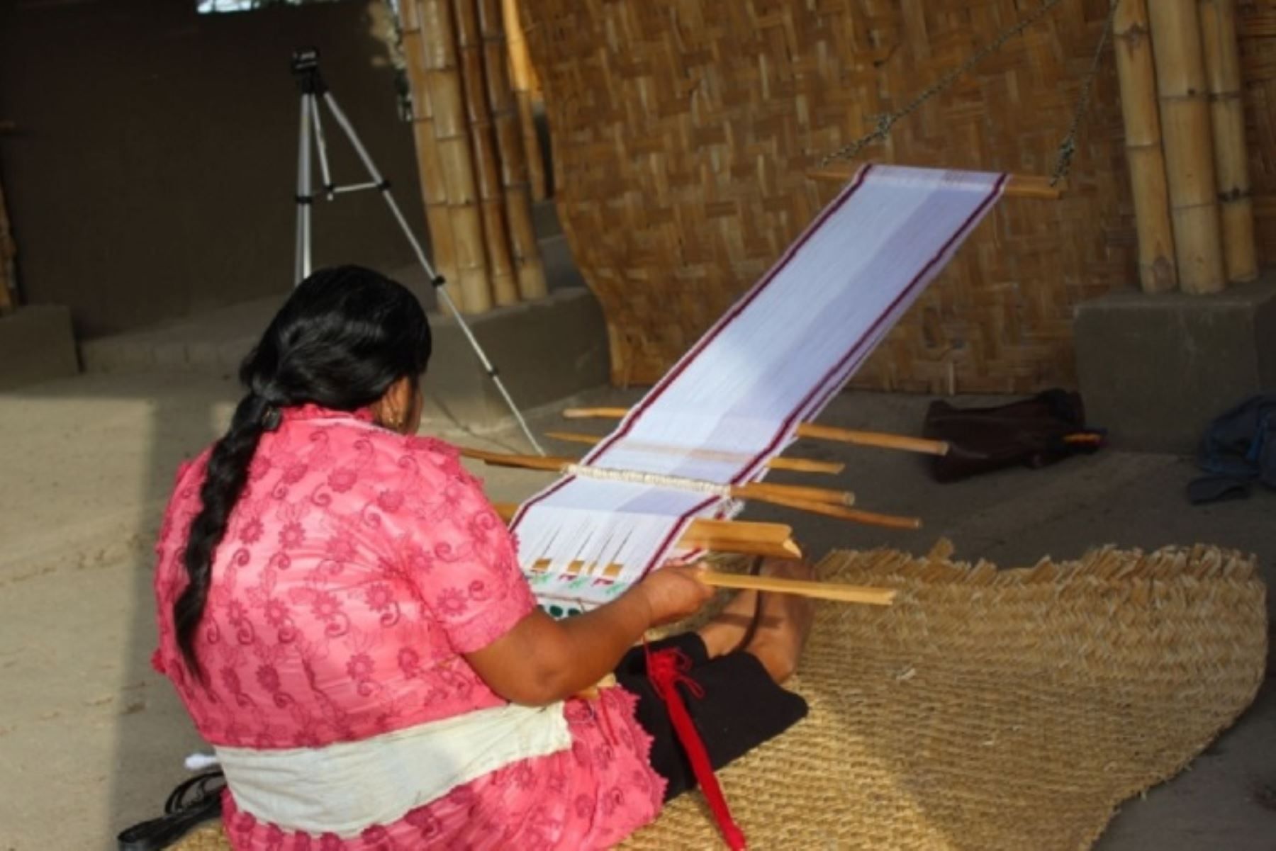 Artesanas norteñas mostrarán sus habilidades en el arte de tejer con práctica ancestral vigente hace 2,000 años en la región Lambayeque.