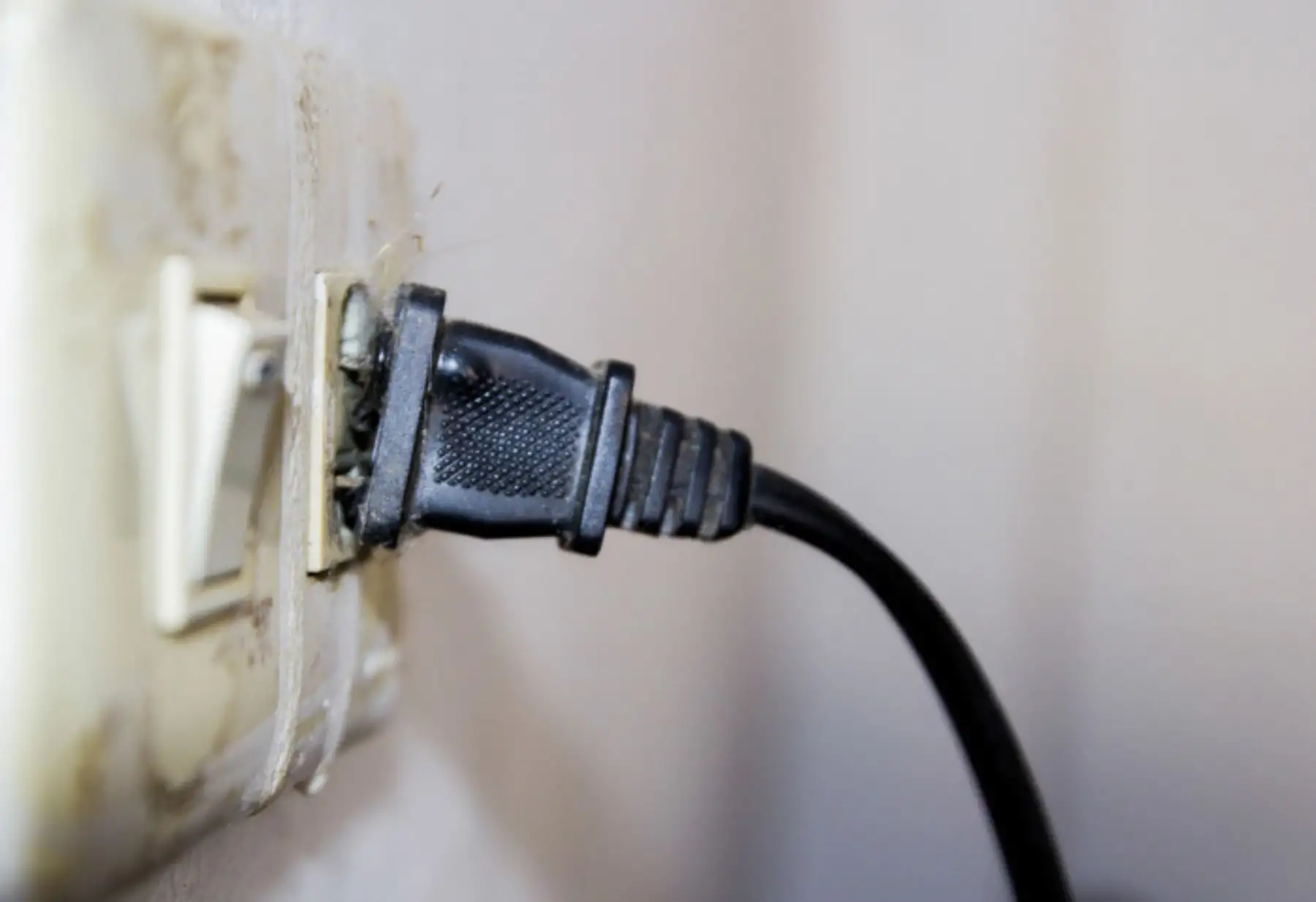Indecopi alerta sobre riesgos de productos eléctricos falsificados en el país. Foto: Difusión