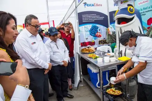 Viceministro de Pesca y Acuicultura, Javier Atkins. en feria gastronómica. Foto: Cortesía.