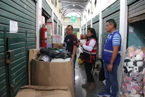 Operativo en galerías Foto: Sunafil