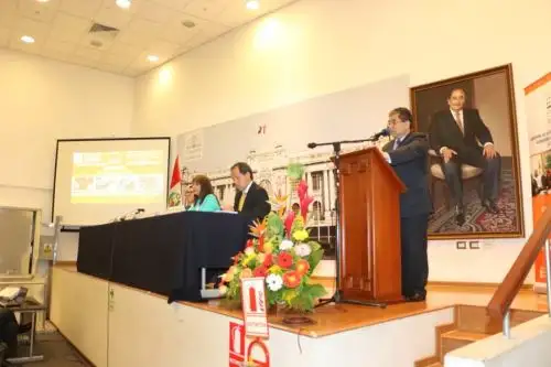 Contralor Nelson Schak asistió a foro organizado por la Comisión de Descentralización del Congreso de la República.